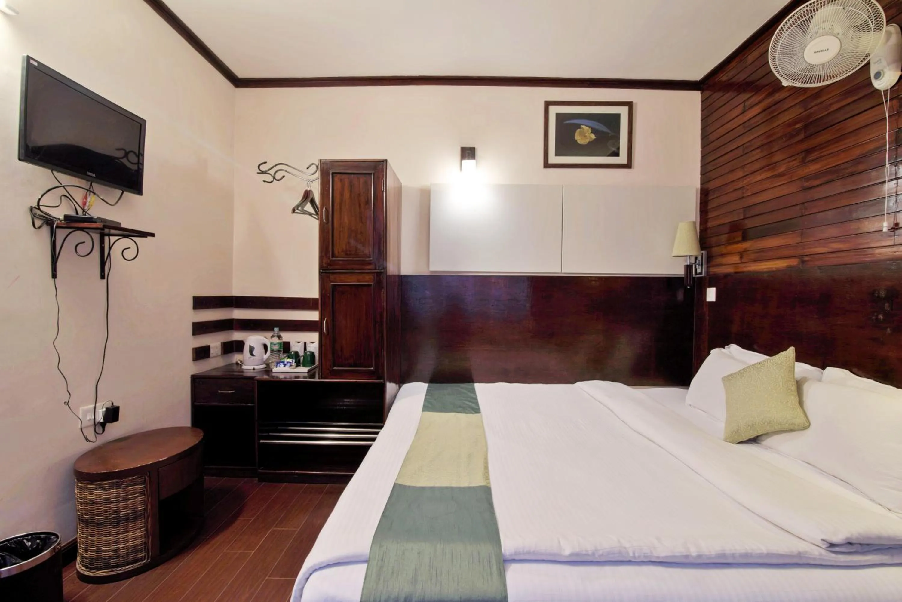 Bed in The Nettle and Fern Hotel Gangtok