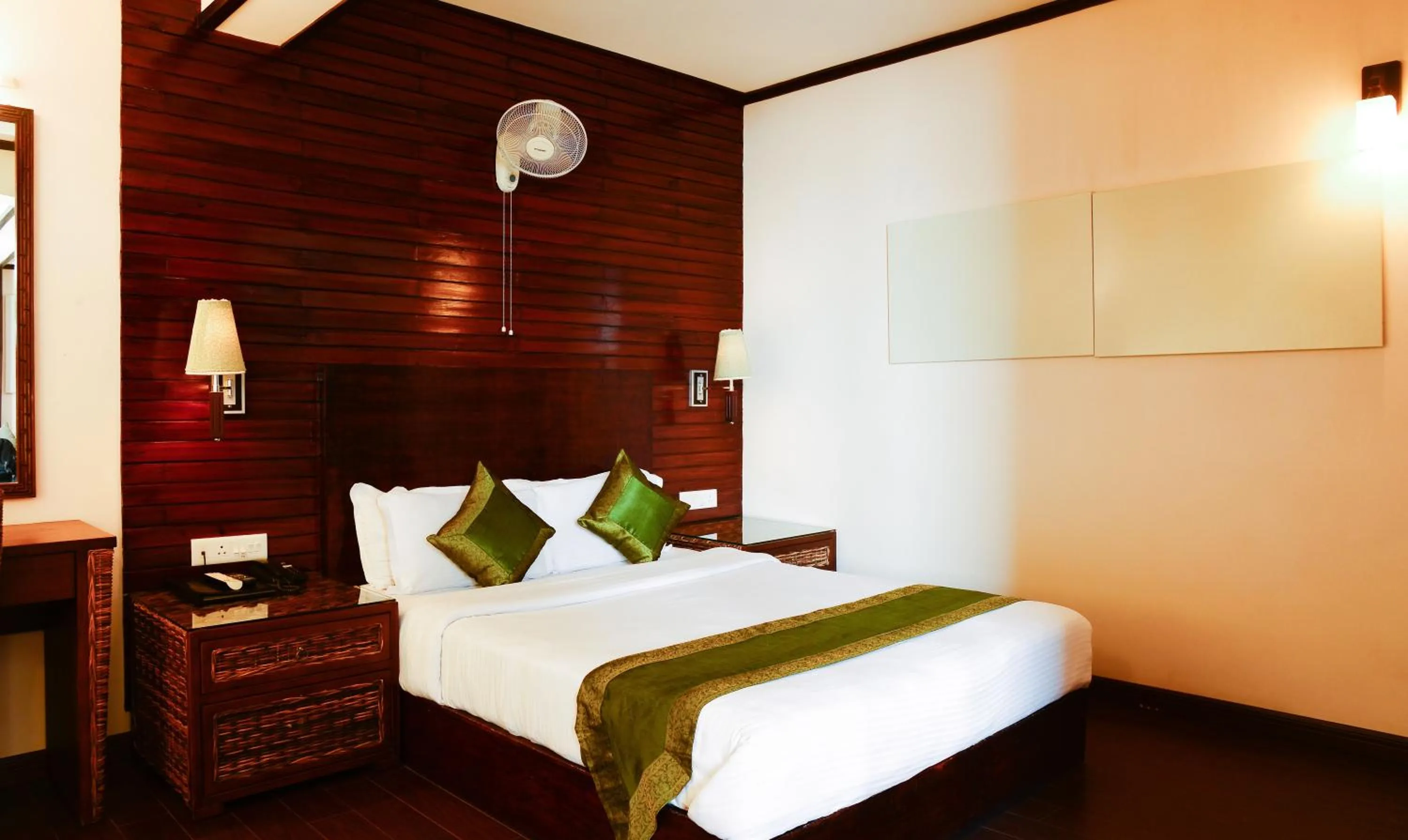 Bed in The Nettle and Fern Hotel Gangtok