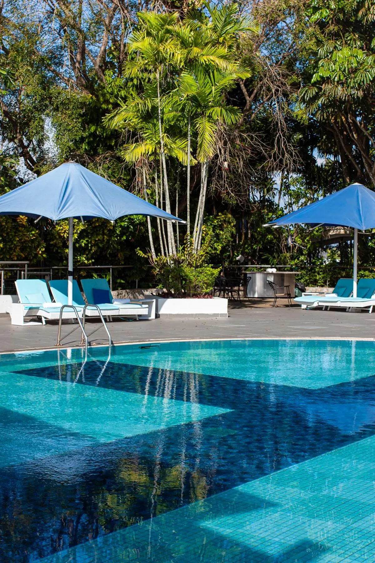 Swimming pool in Airways Hotel