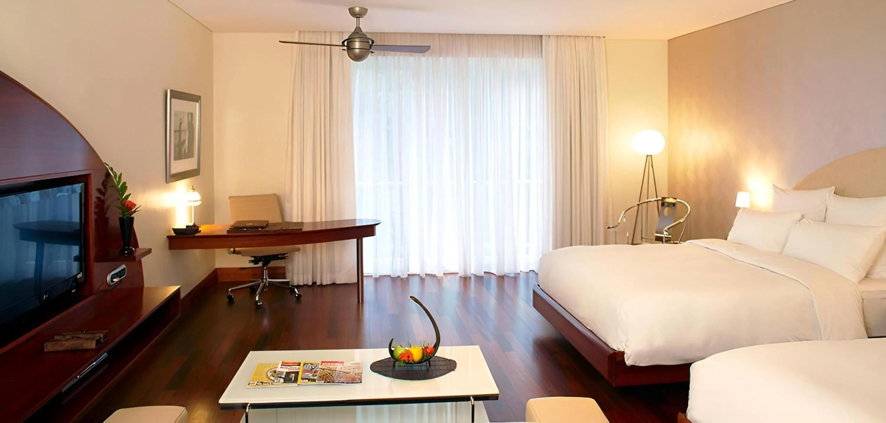 Bed in Airways Hotel