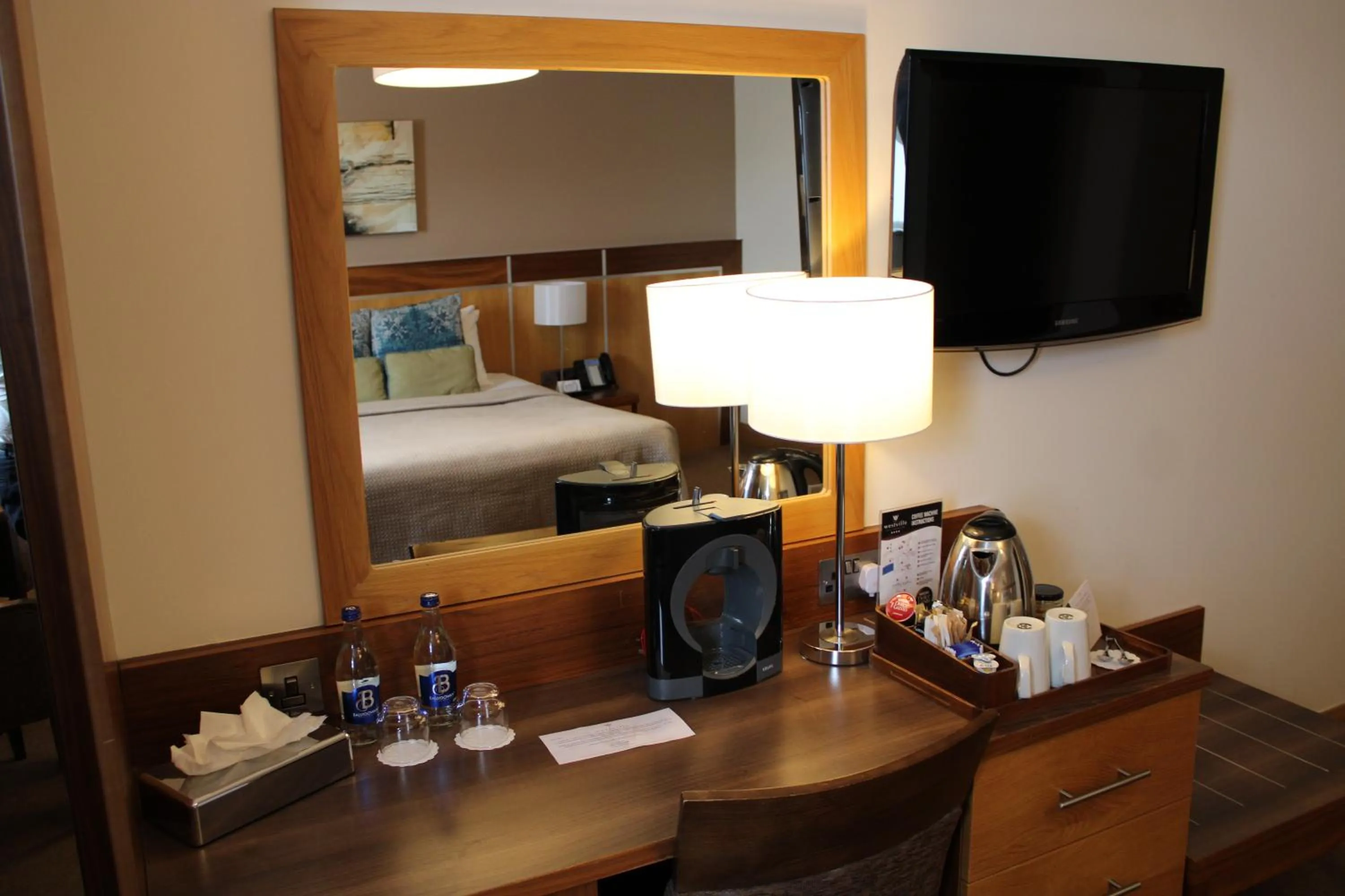 TV and multimedia, Bed in Westville Hotel