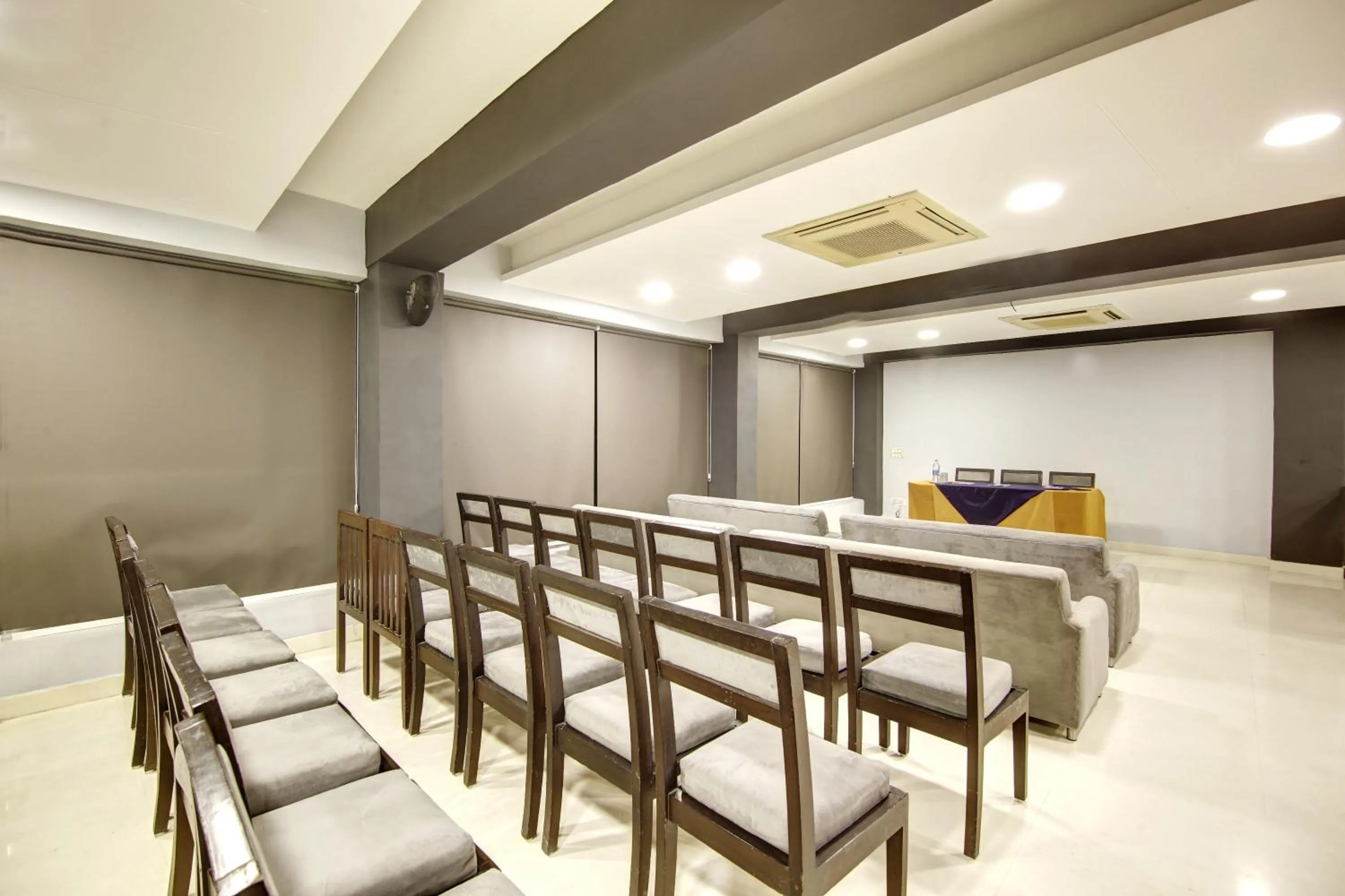 Meeting/conference room in Hotel BB Palace (A Family Hotel)
