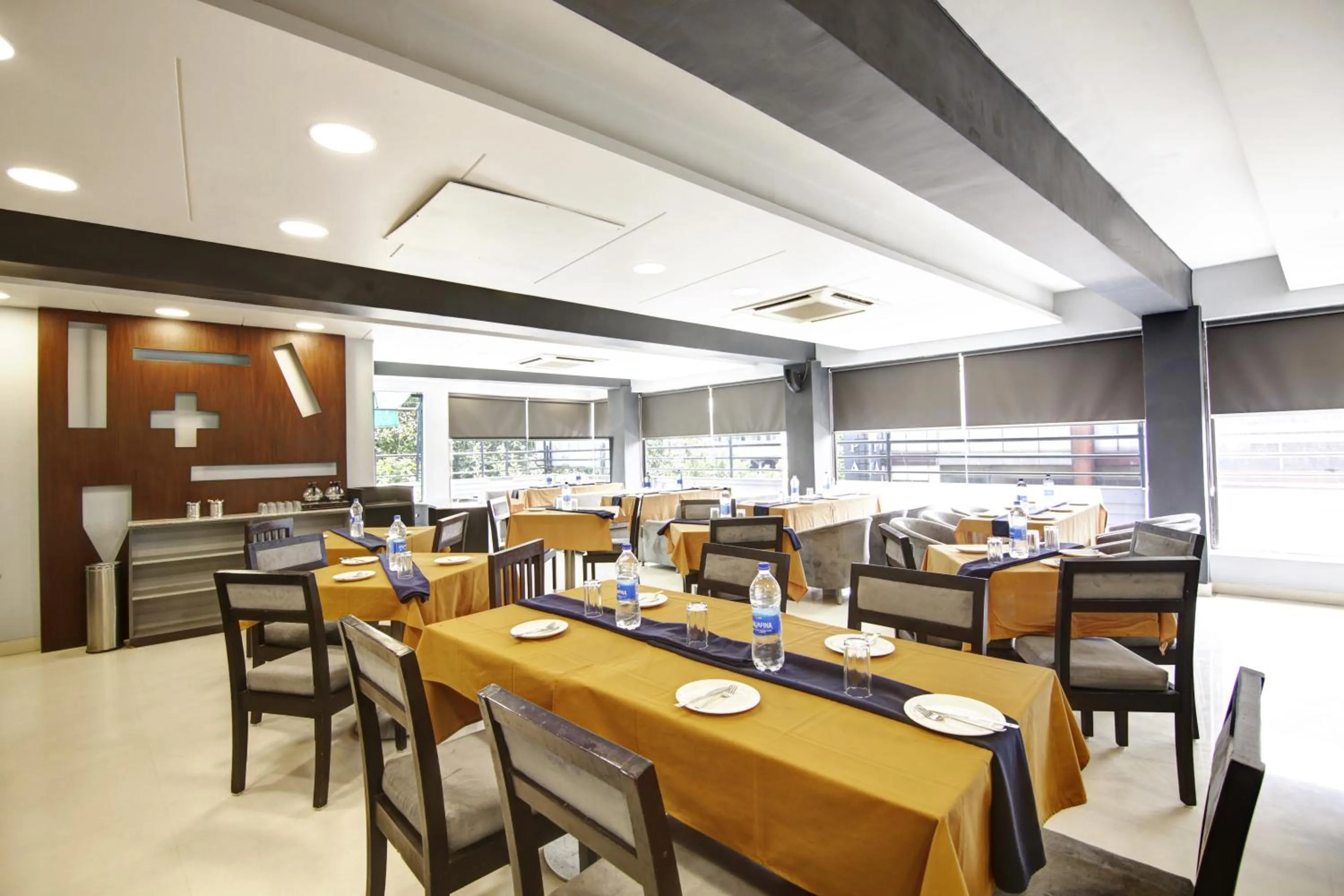 Restaurant/places to eat in Hotel BB Palace (A Family Hotel)