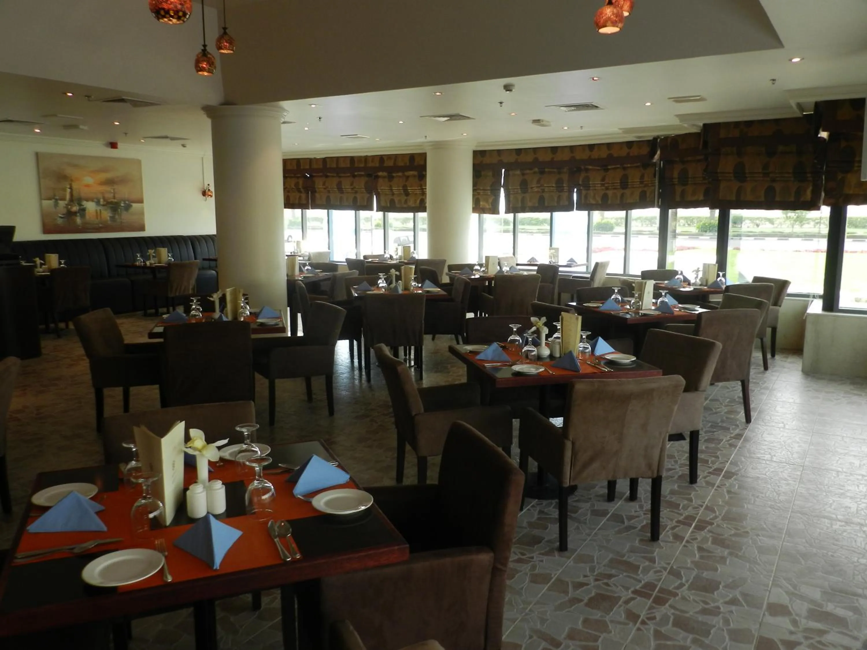 Restaurant/places to eat in Sun & Sands Sea View Hotel