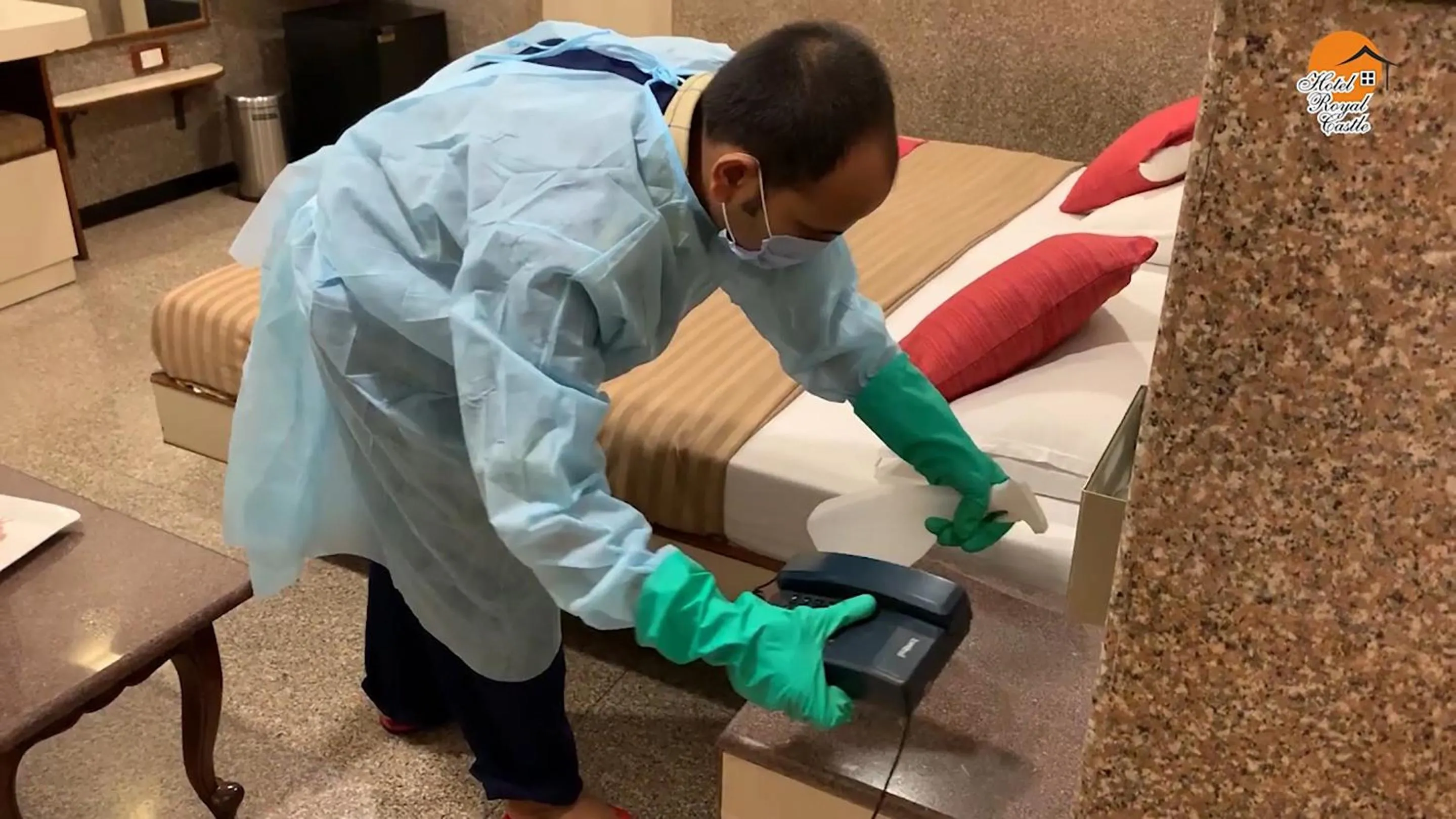 room service in Hotel Royal Castle