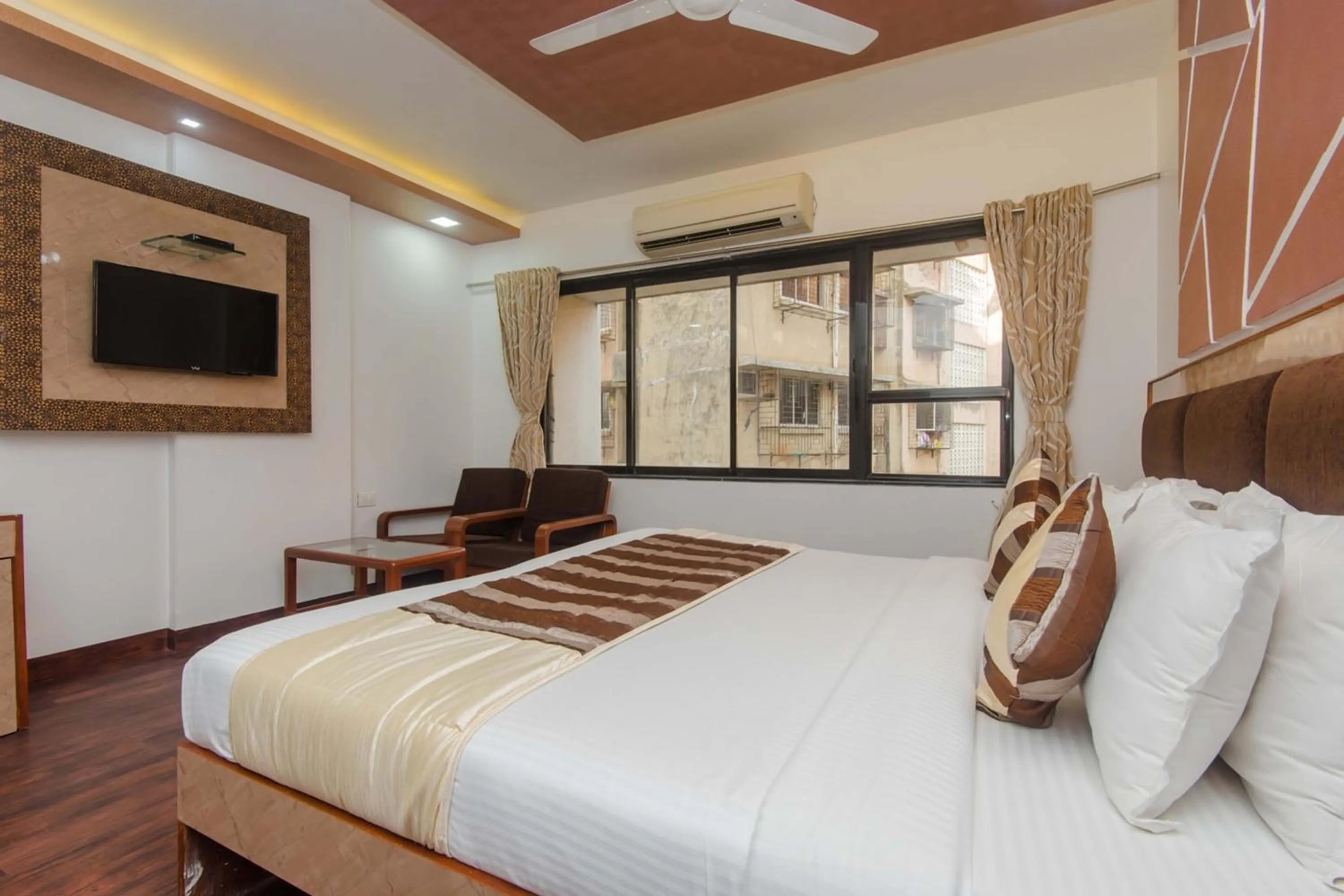 Photo of the whole room, Bed in Hotel Mina International