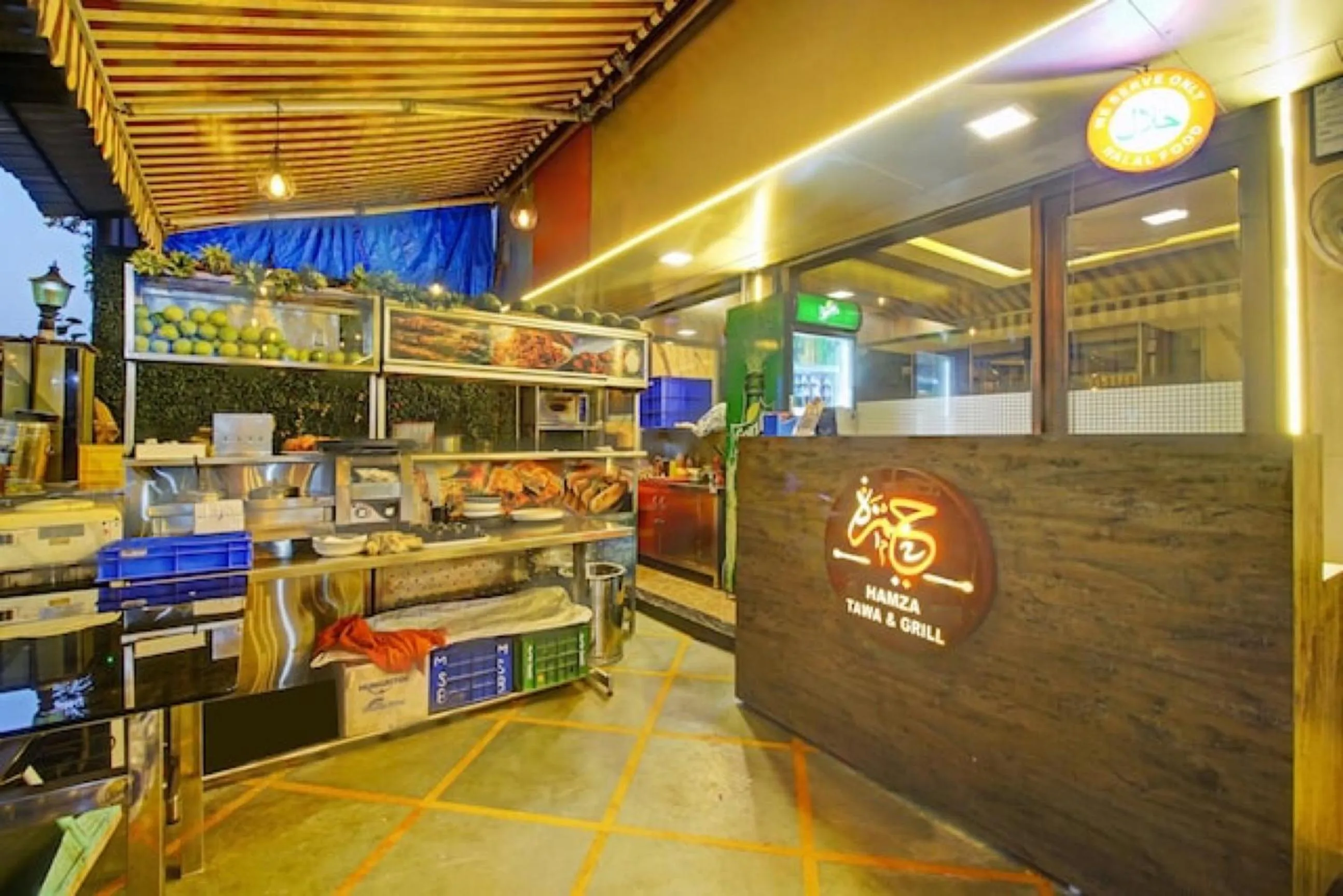 Restaurant/places to eat in Hotel Mina International