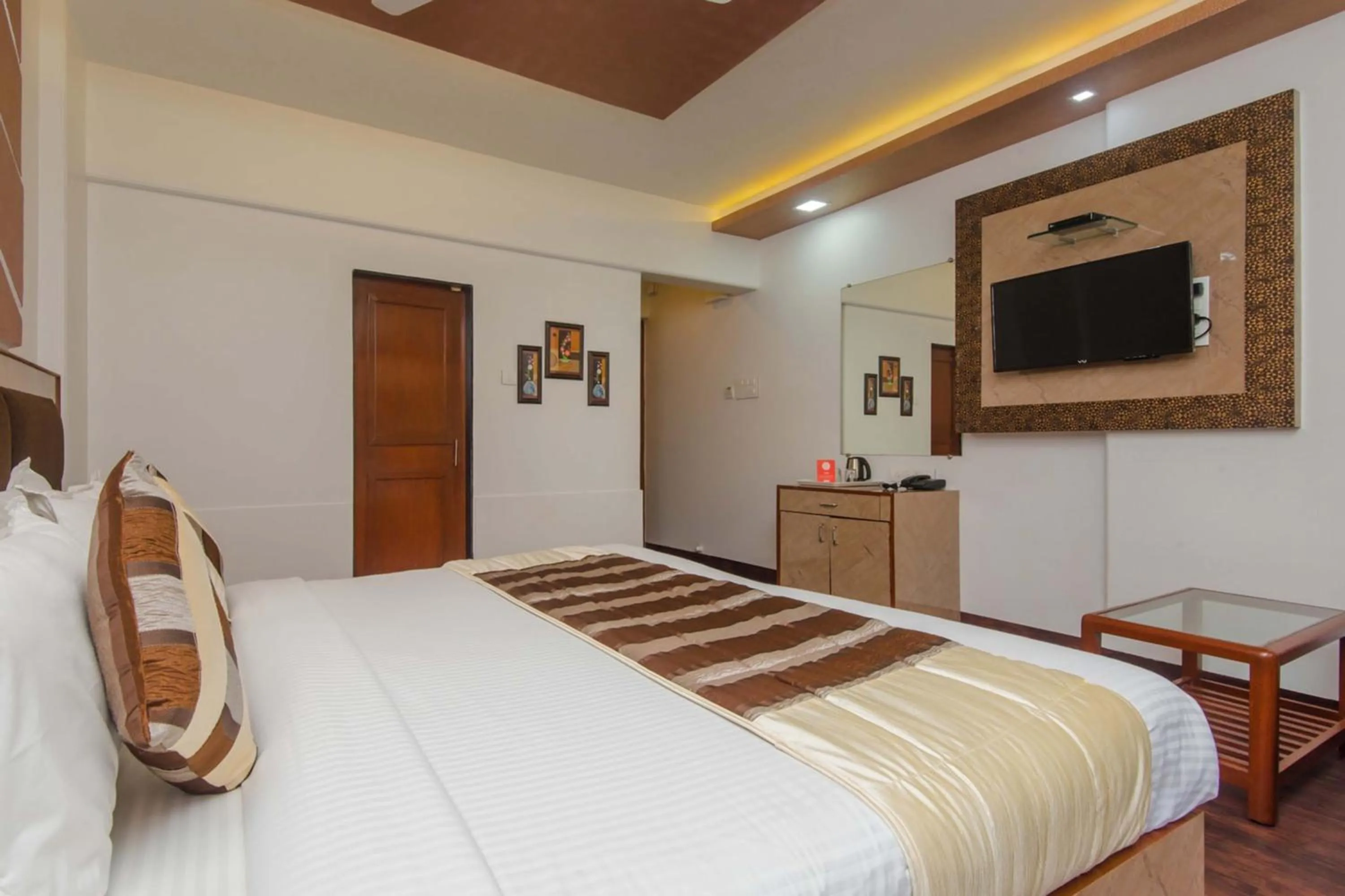 Bed in Hotel Mina International