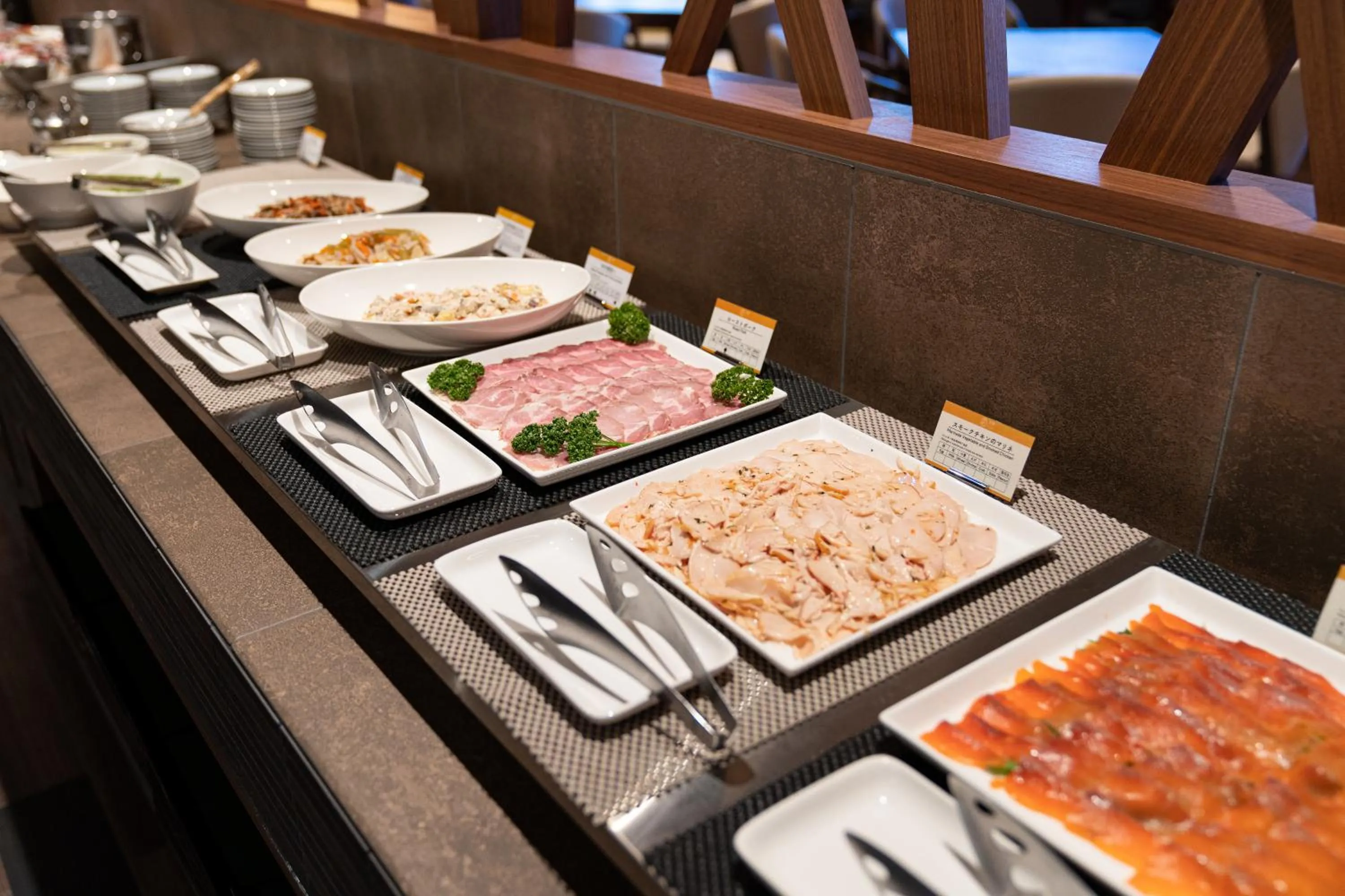 Restaurant/places to eat in Oike Hotel