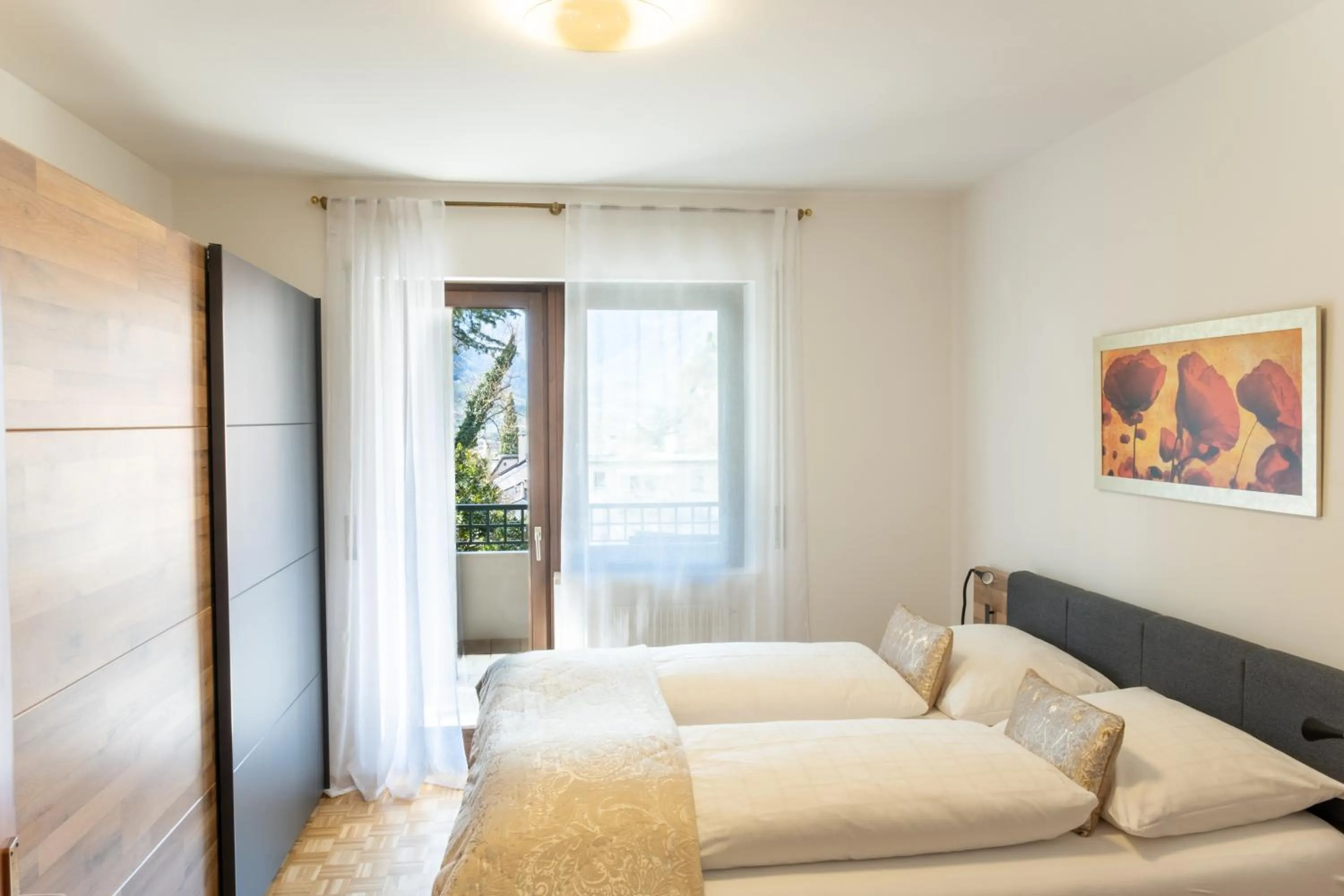 Bed in Residence Diana