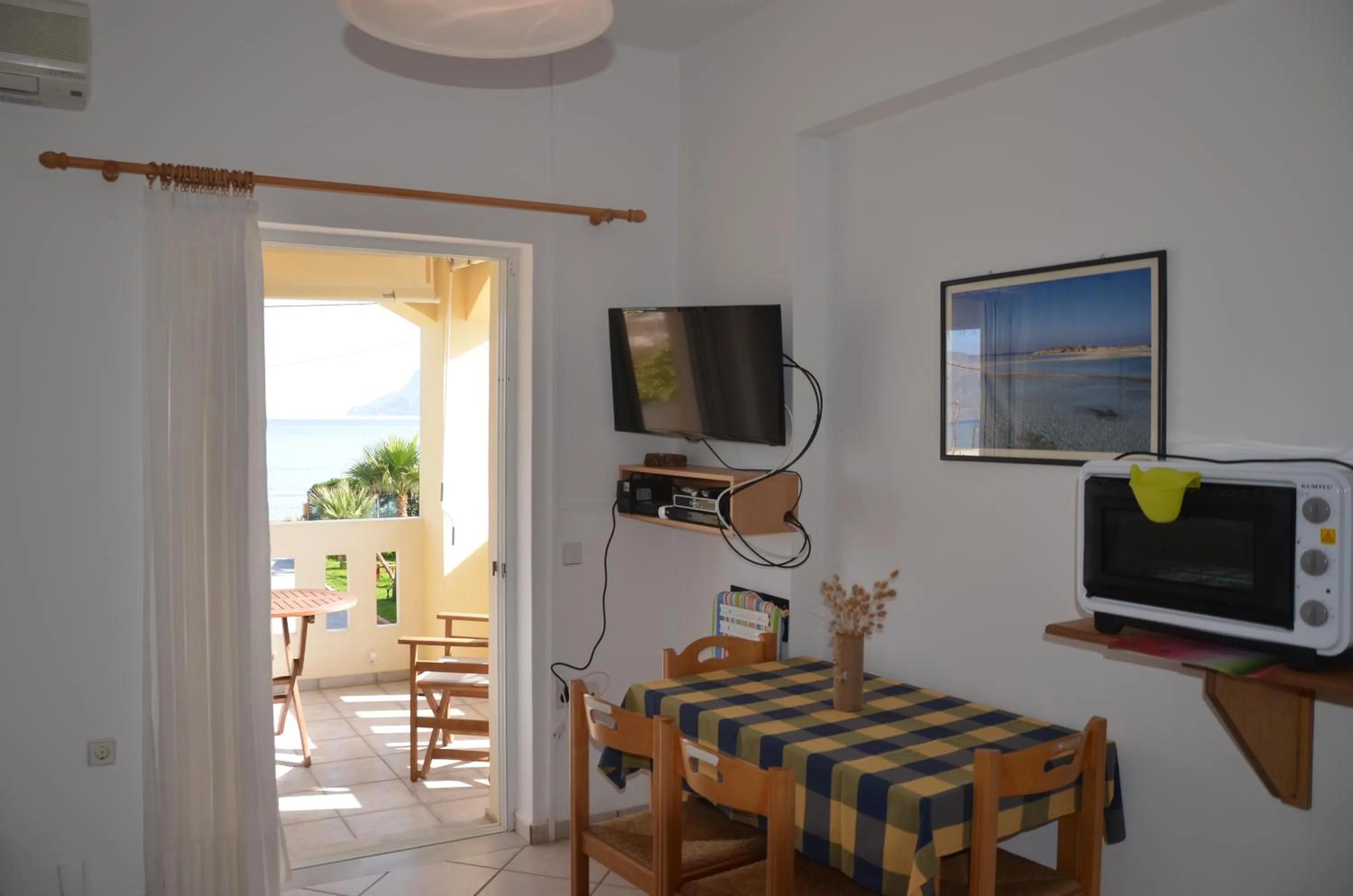 TV and multimedia in Thalassa Apartments
