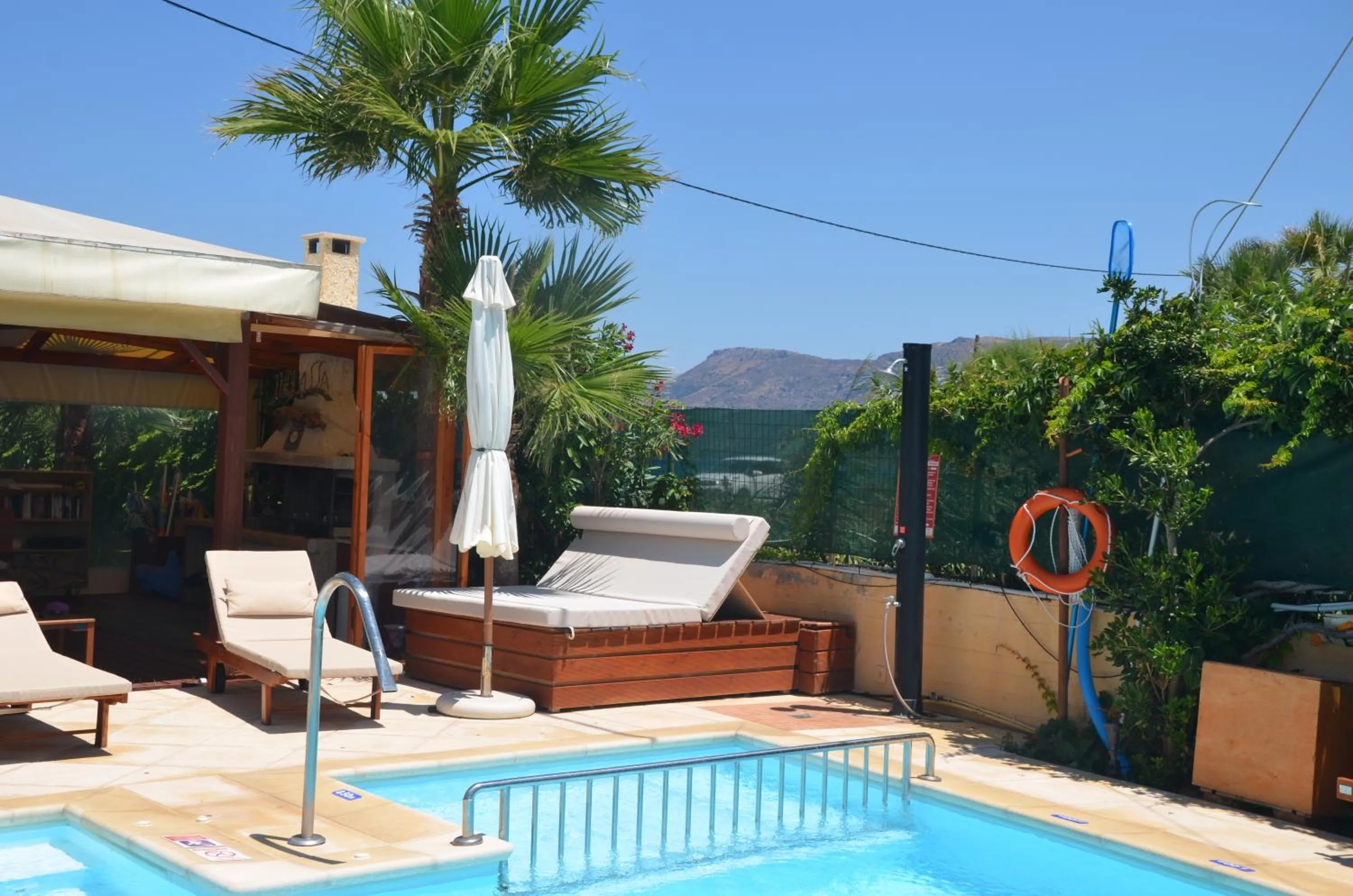 Swimming pool in Thalassa Apartments