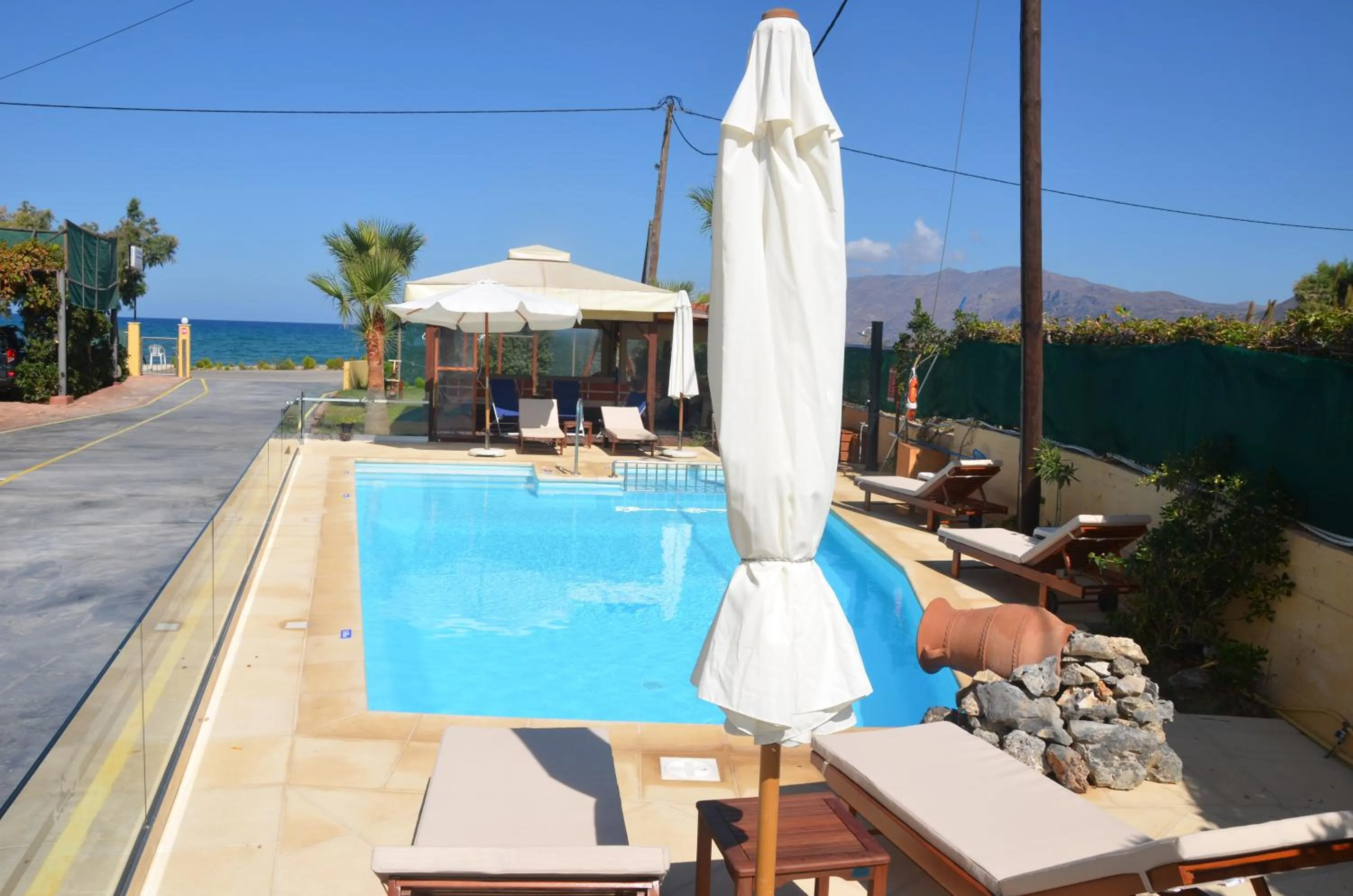 Swimming pool in Thalassa Apartments