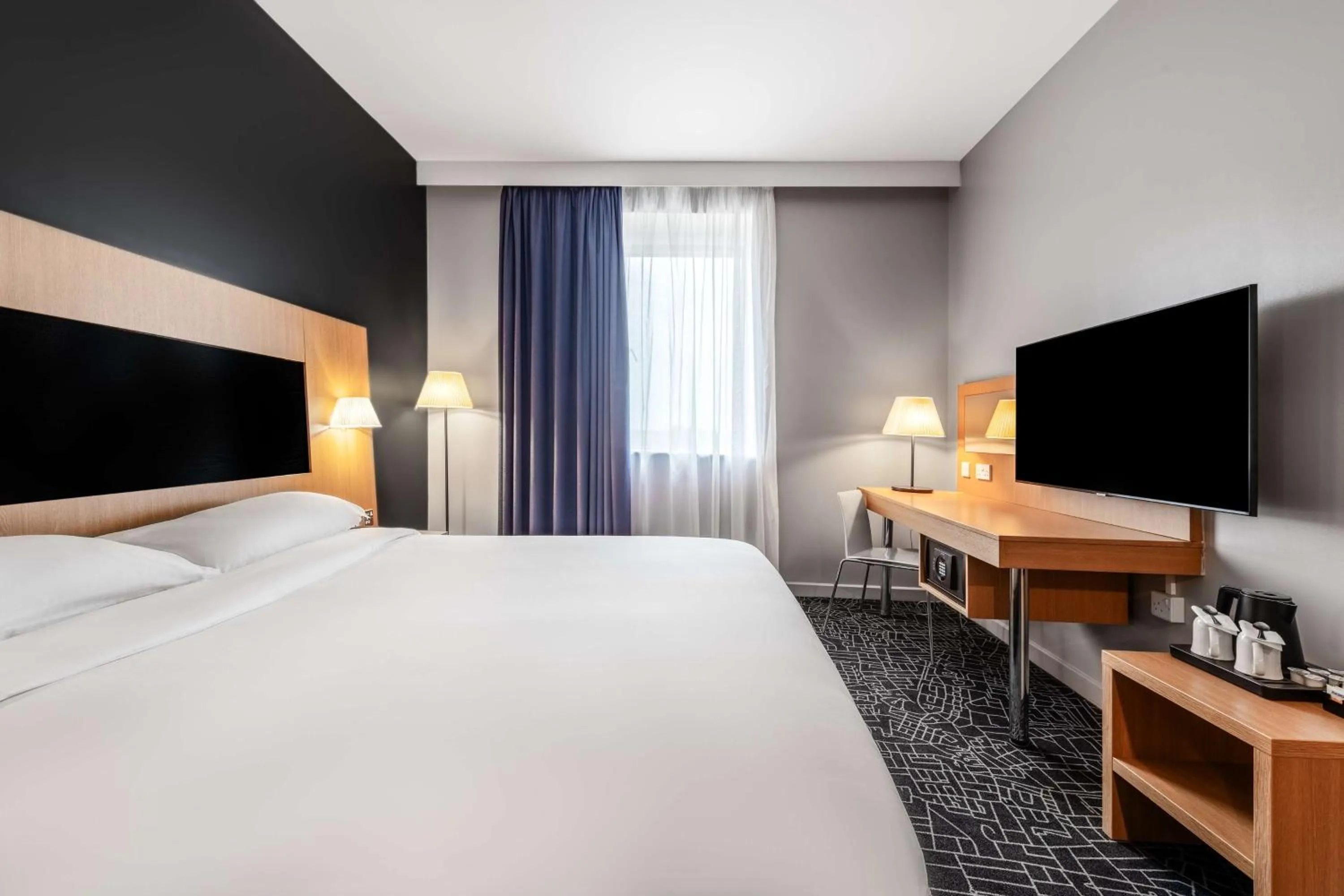 Bedroom, Bed in Park Inn by Radisson Peterborough