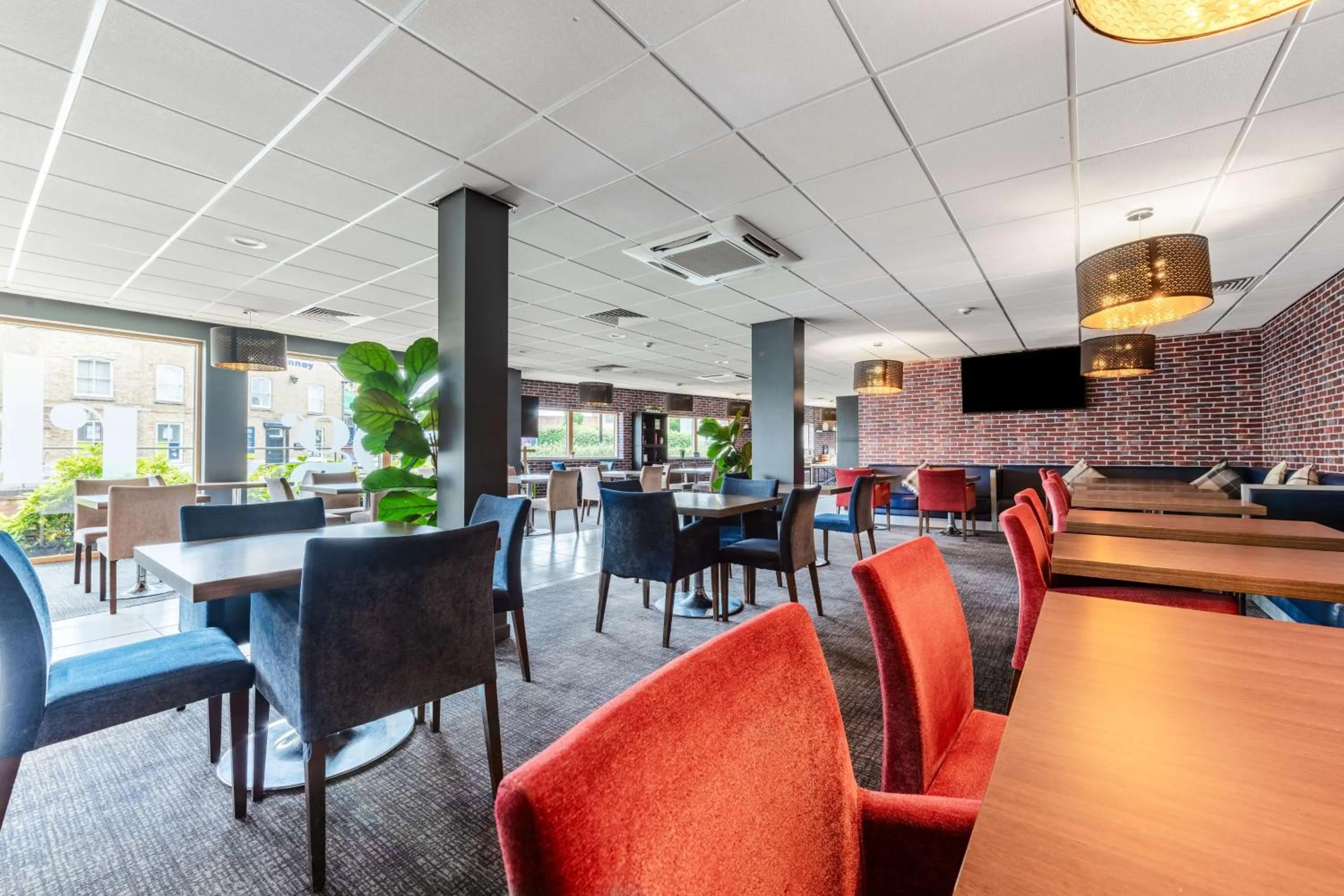 Restaurant/places to eat in Park Inn by Radisson Peterborough