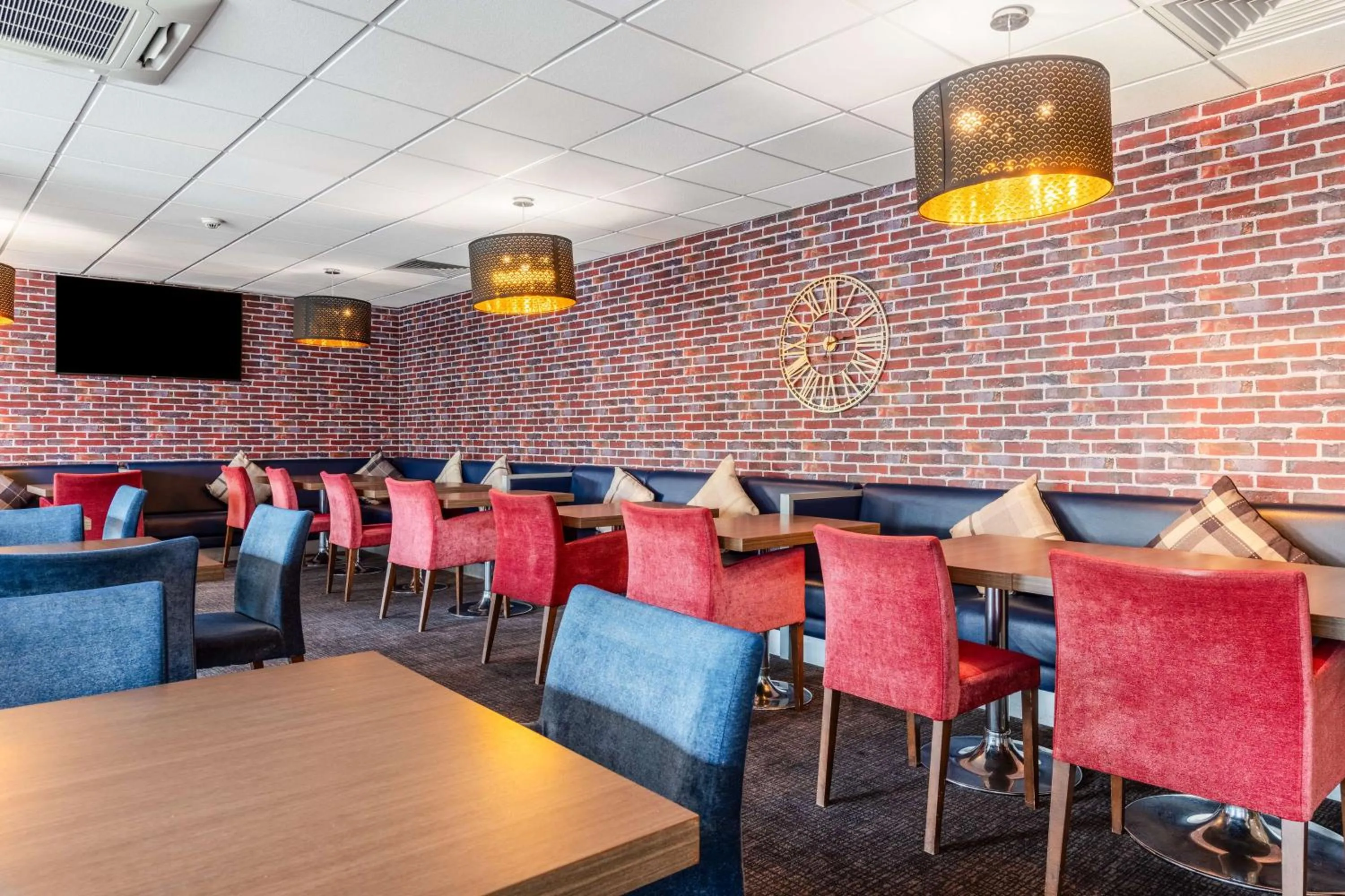 Restaurant/places to eat in Park Inn by Radisson Peterborough