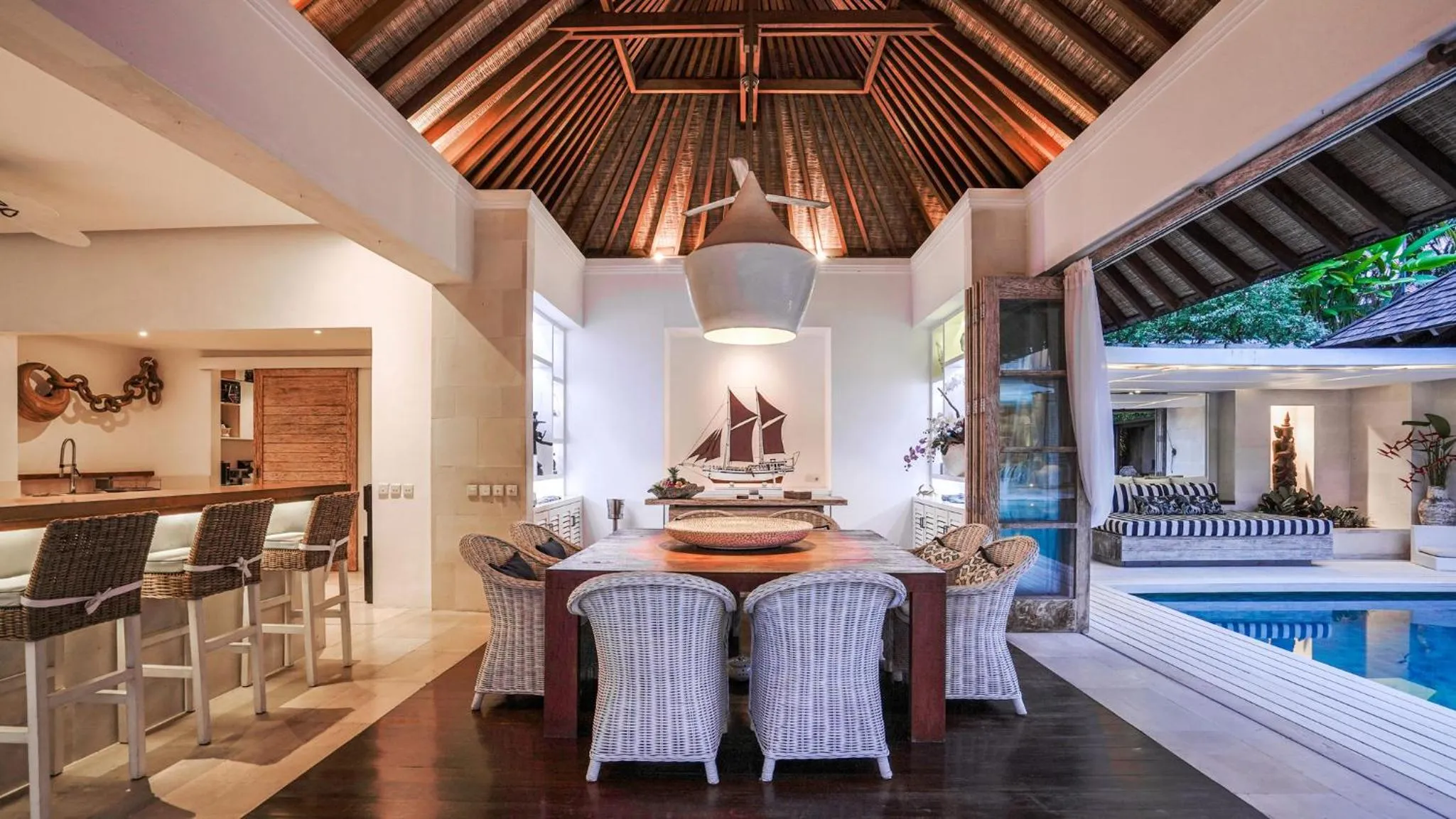 Seating area in Villa Jajaliluna