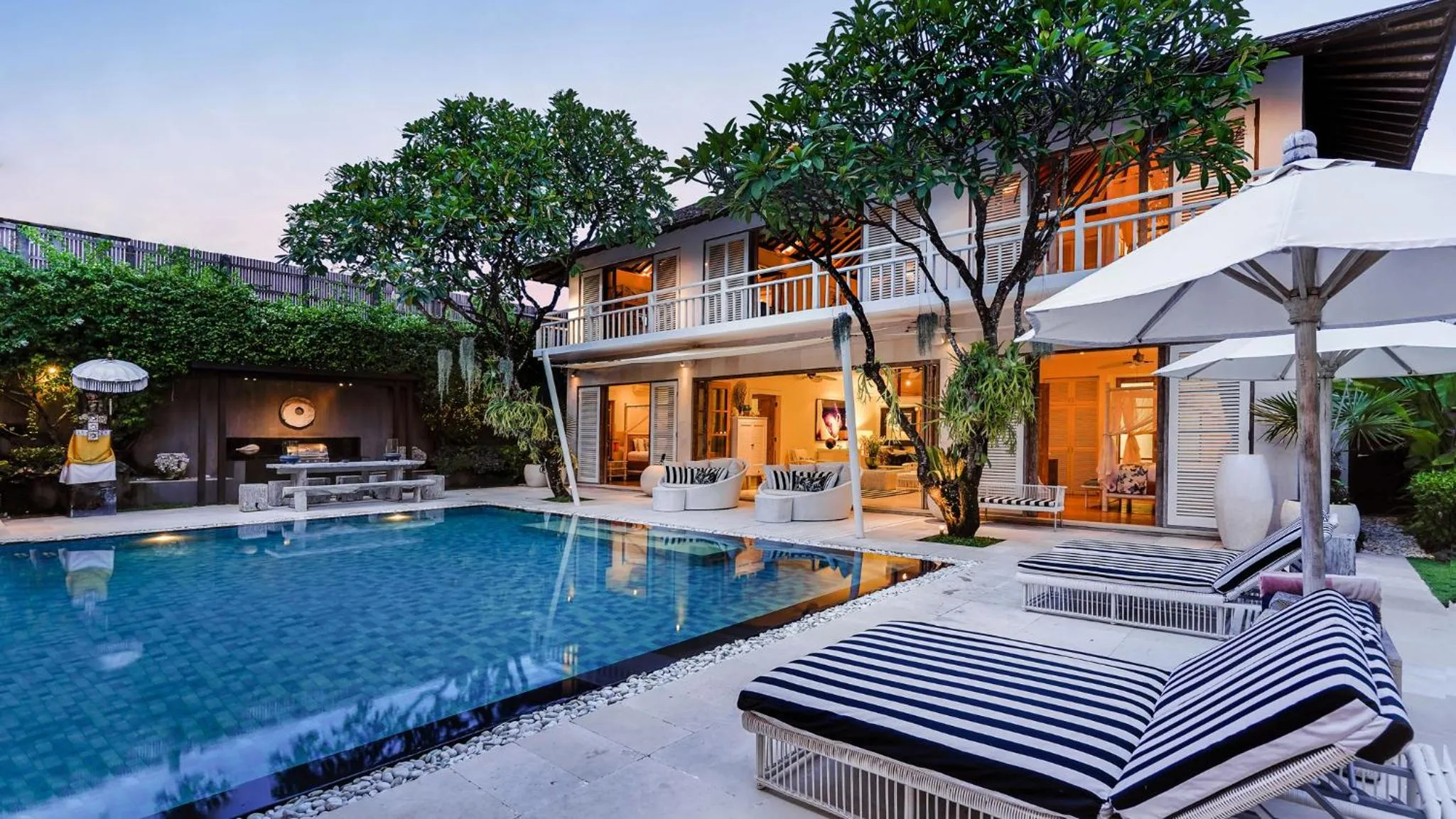 Property building in Villa Jajaliluna