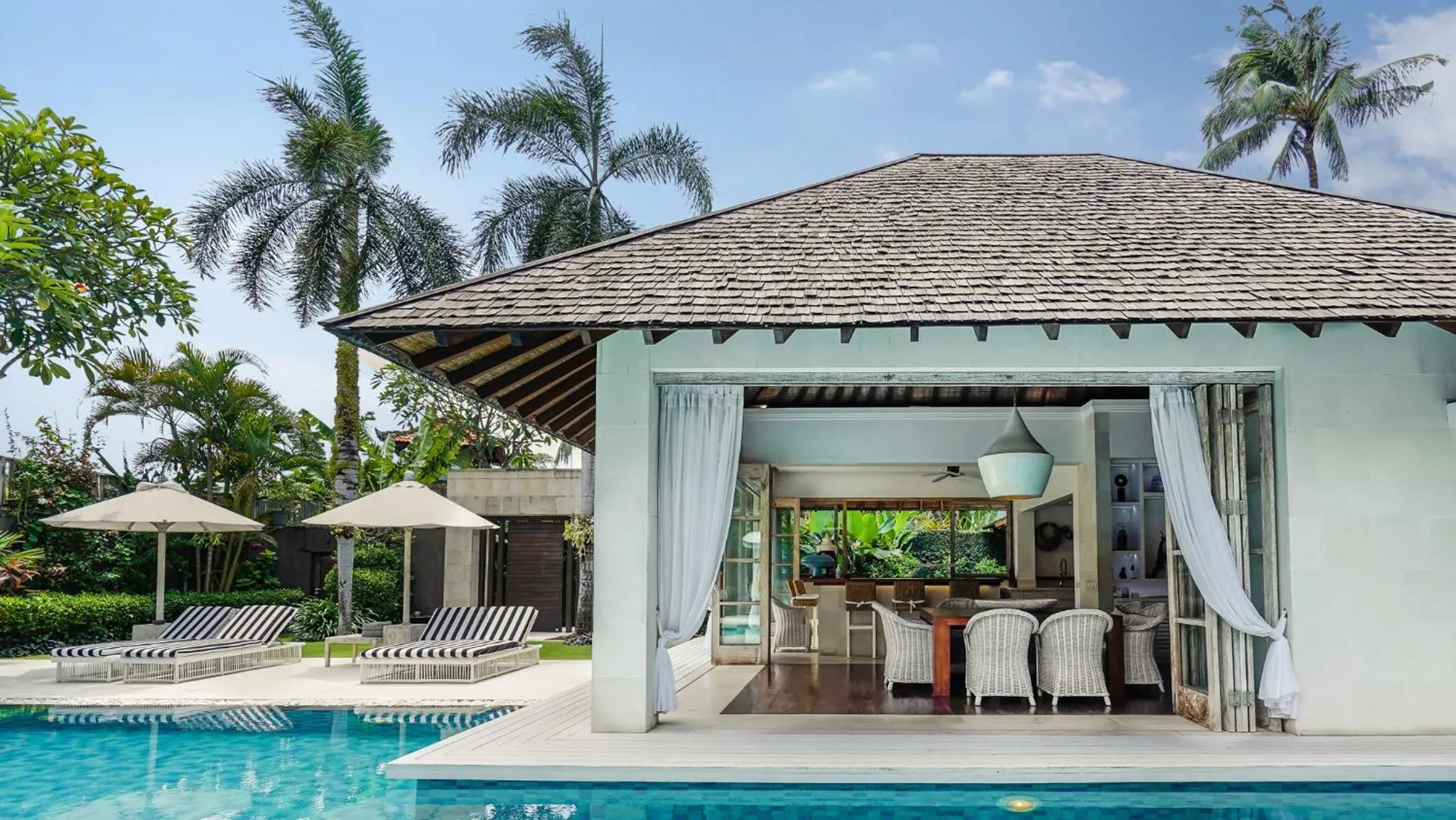 Property building in Villa Jajaliluna