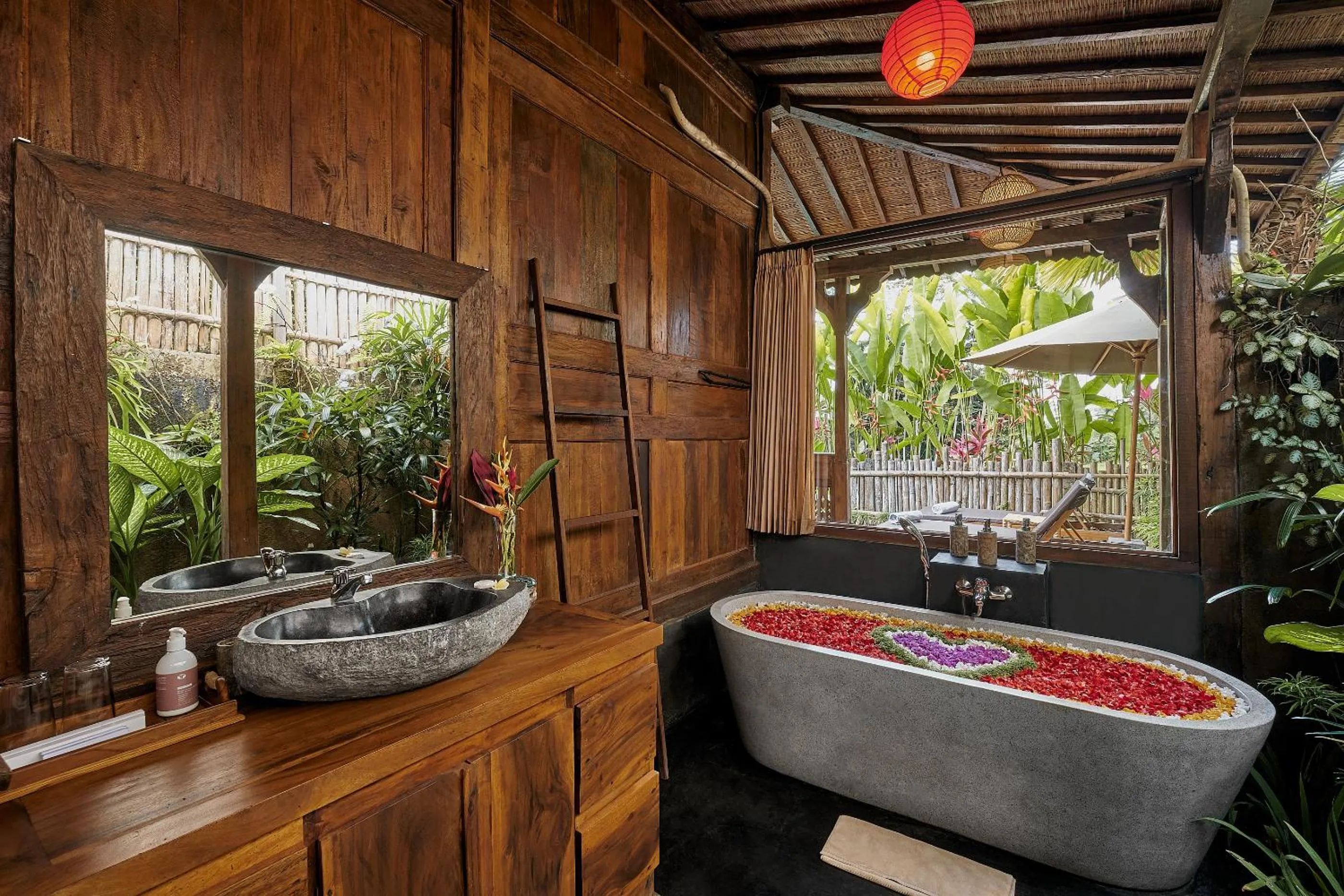 Bathroom in Kawan Antique Ubud Villa