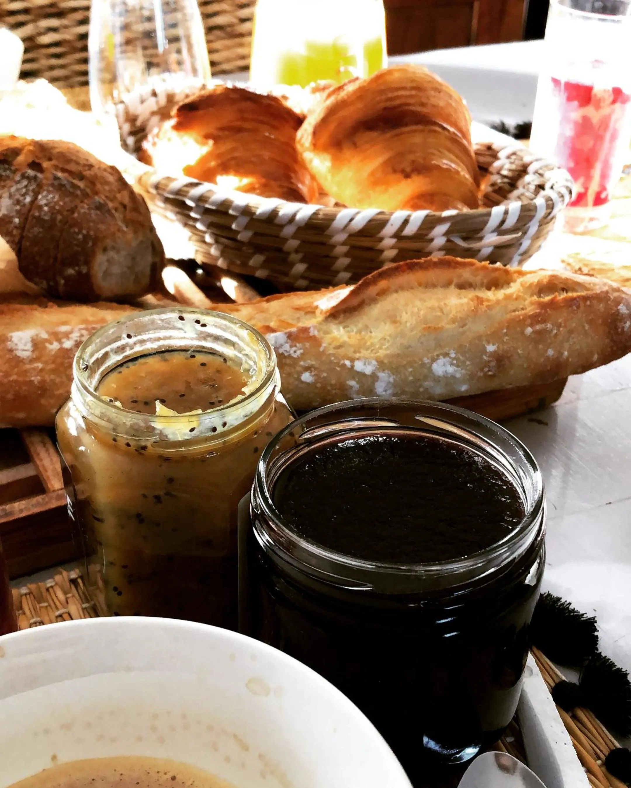 Breakfast in Chambre et table d hotes chez Dom