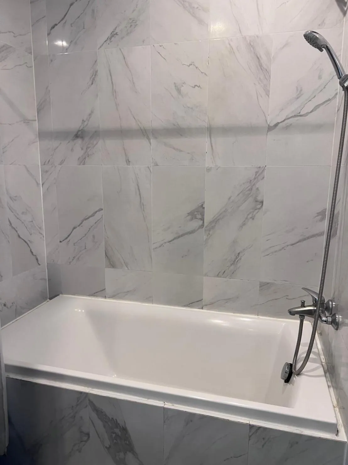 Bathroom in Locals Prio ChiangMai Central Airport Plaza