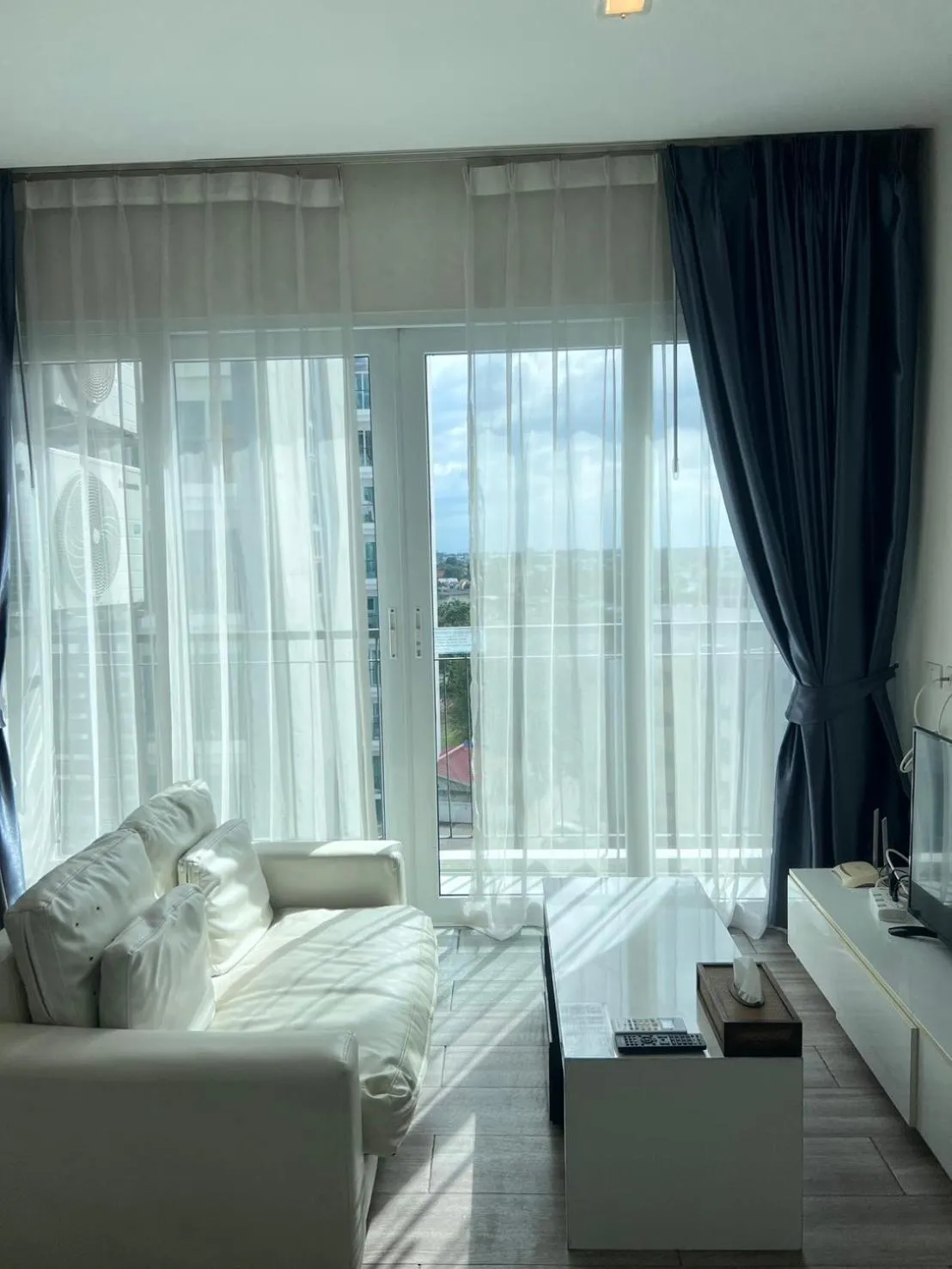 Living room, Bed in Locals Prio ChiangMai Central Airport Plaza