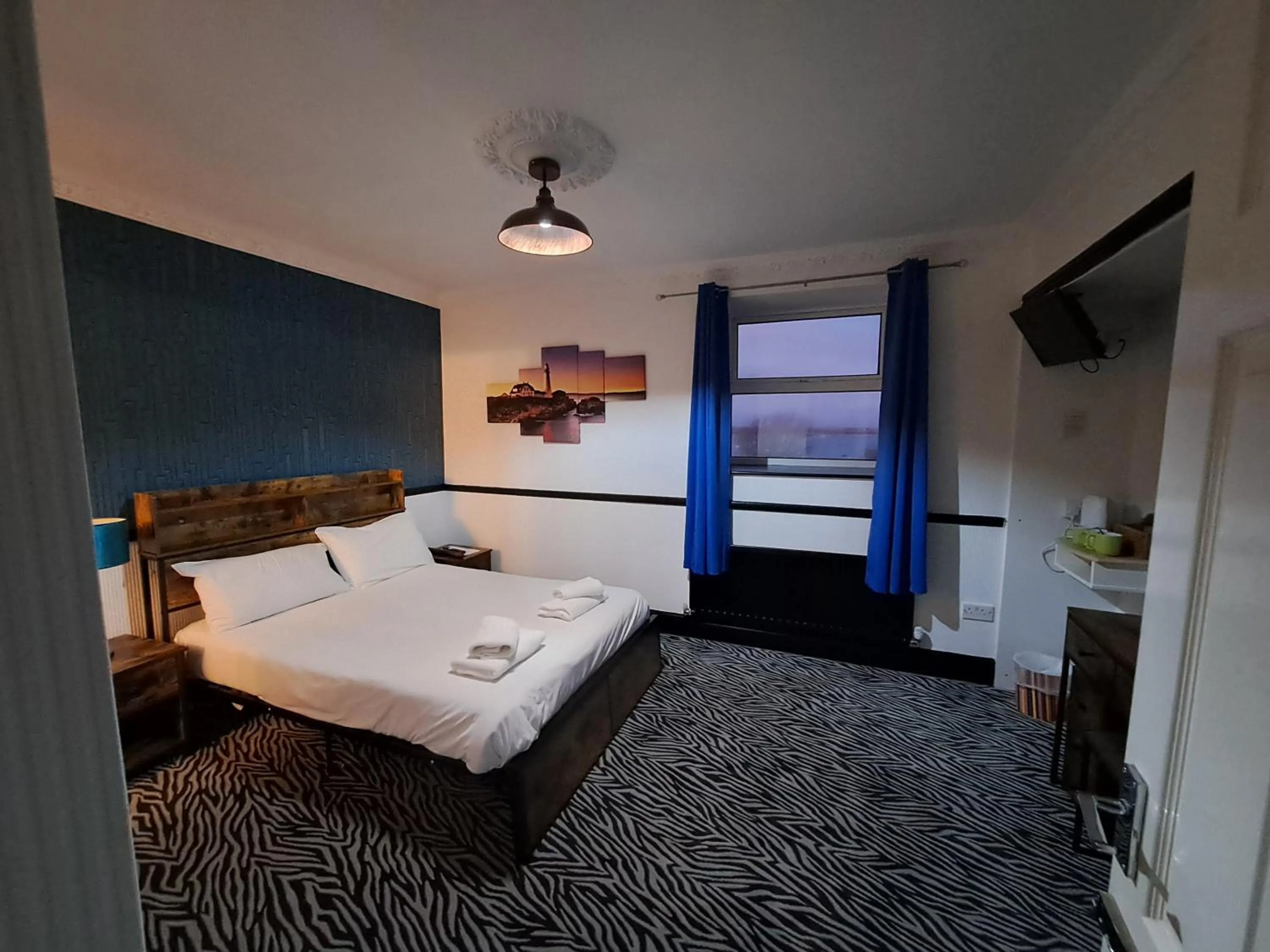 Bedroom, Bed in Boathouse Hotel