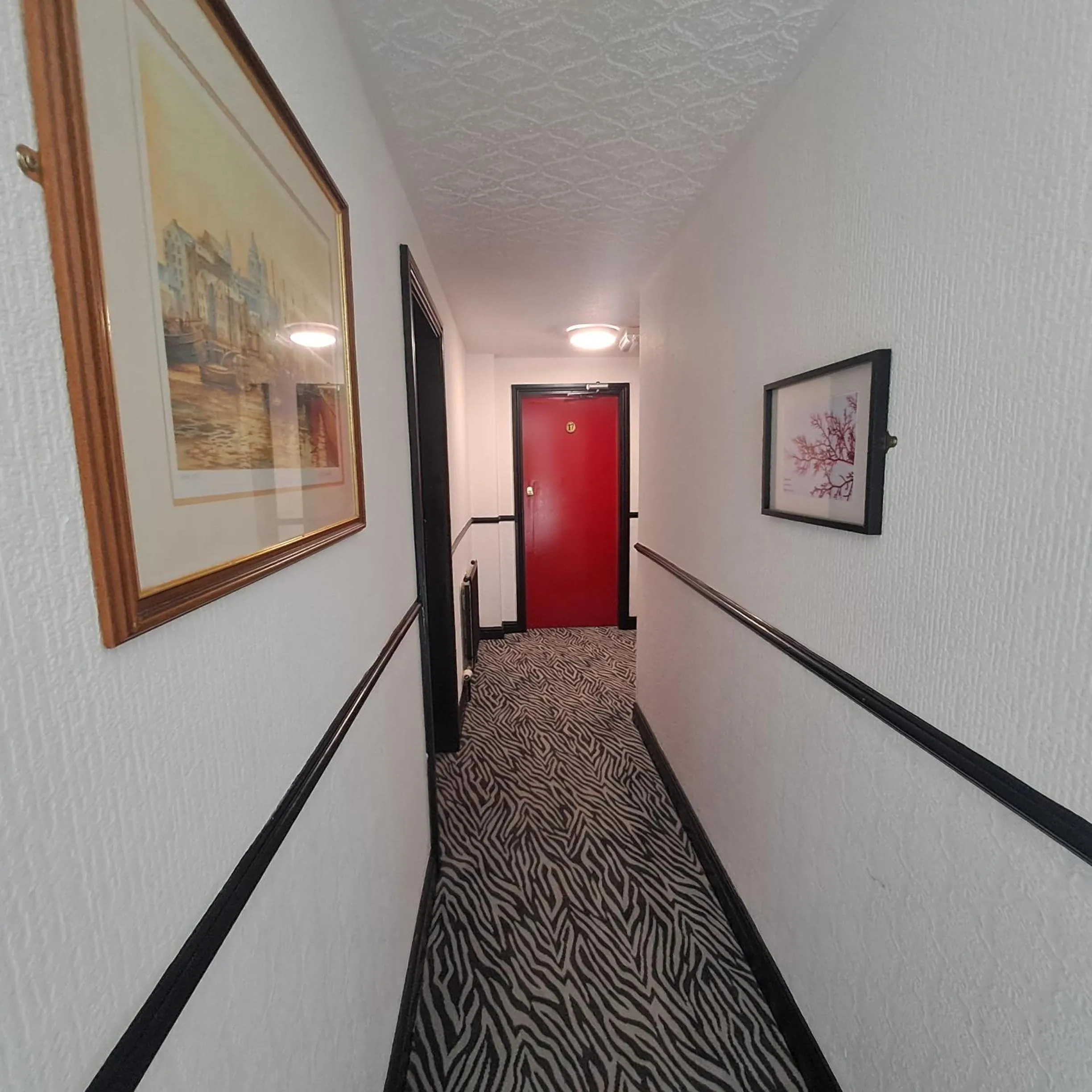 Area and facilities in Boathouse Hotel