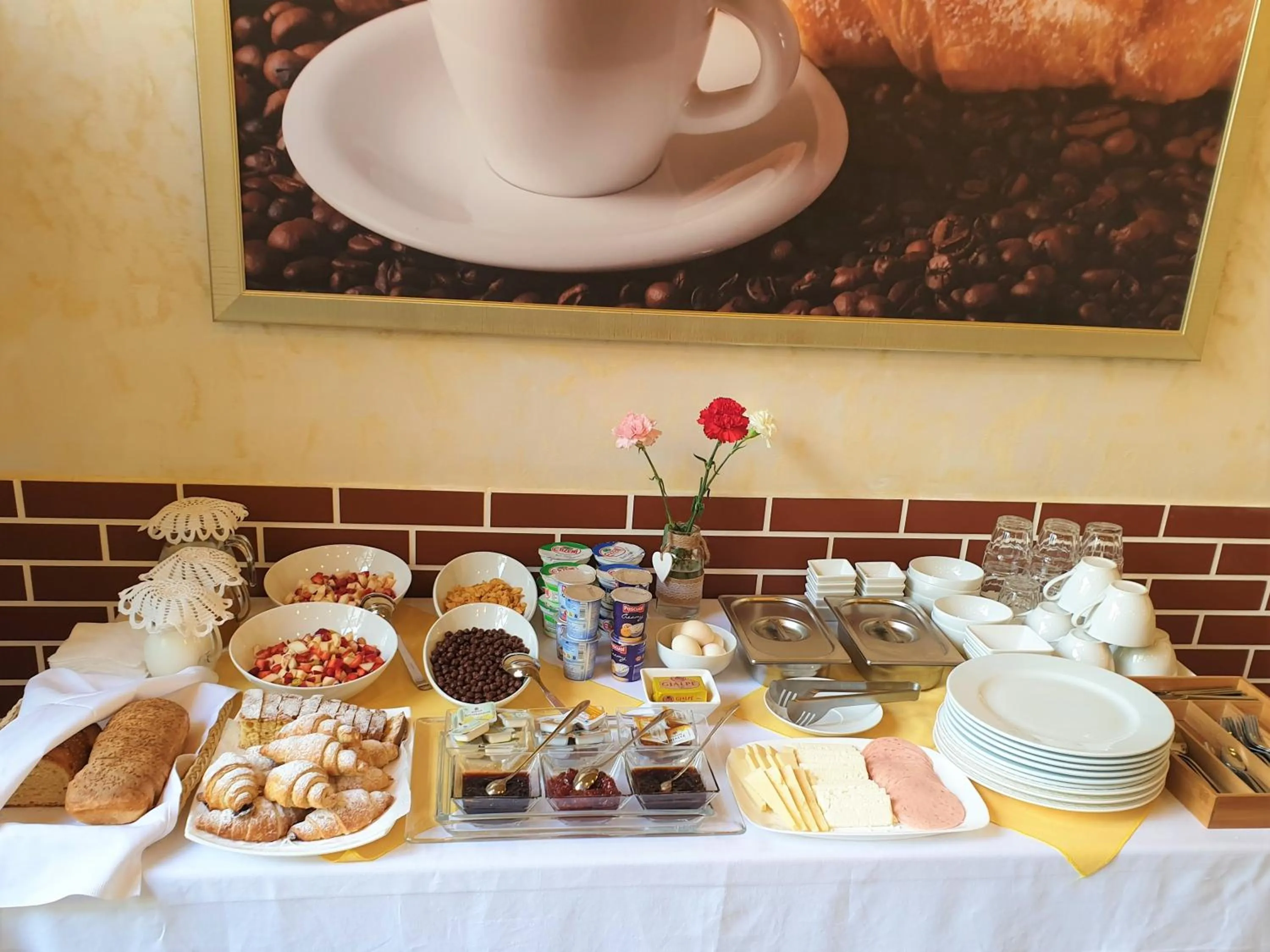 Buffet breakfast in Comfort Hotel