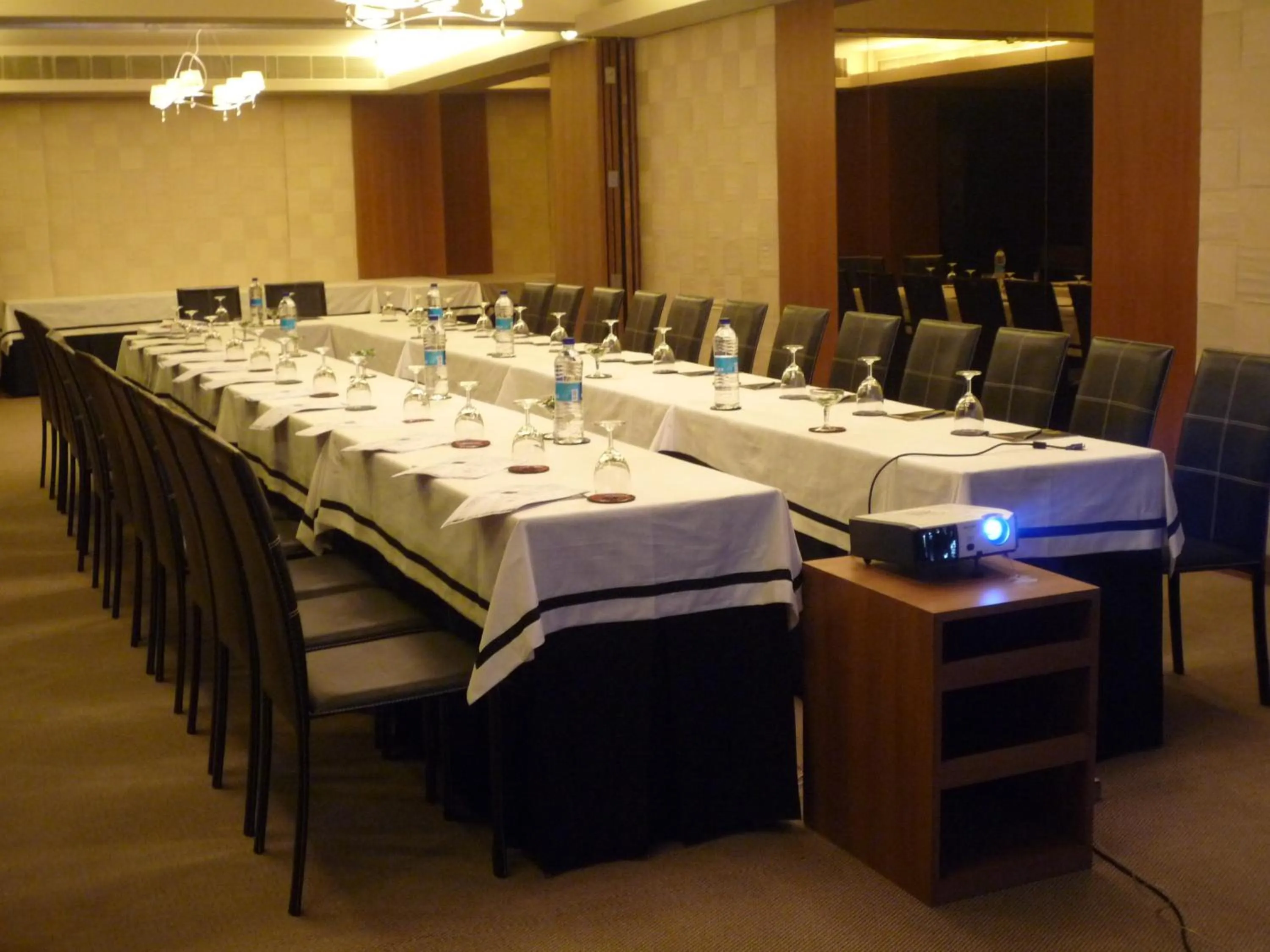 Business facilities in Udman Hotel Panchshila Park