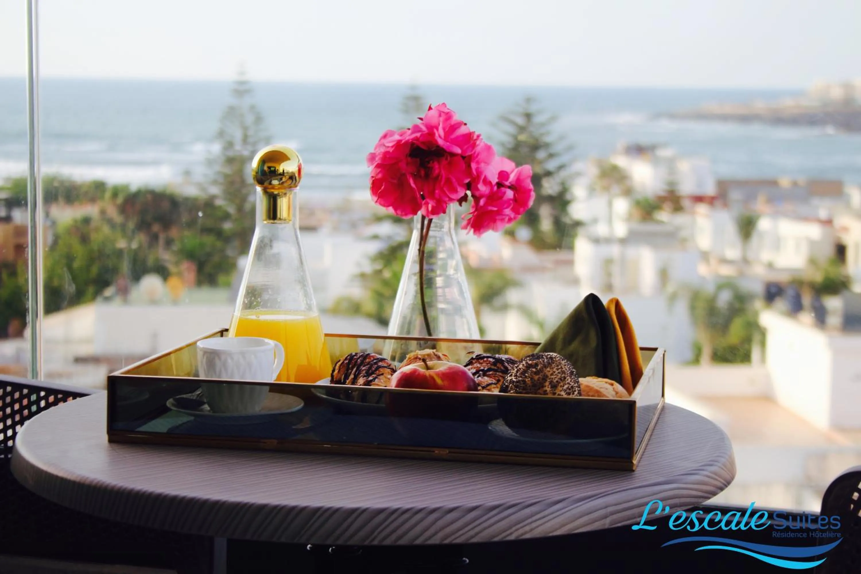 Breakfast in L'escale Suites Résidence Hôtelière By 7AV HOTELS