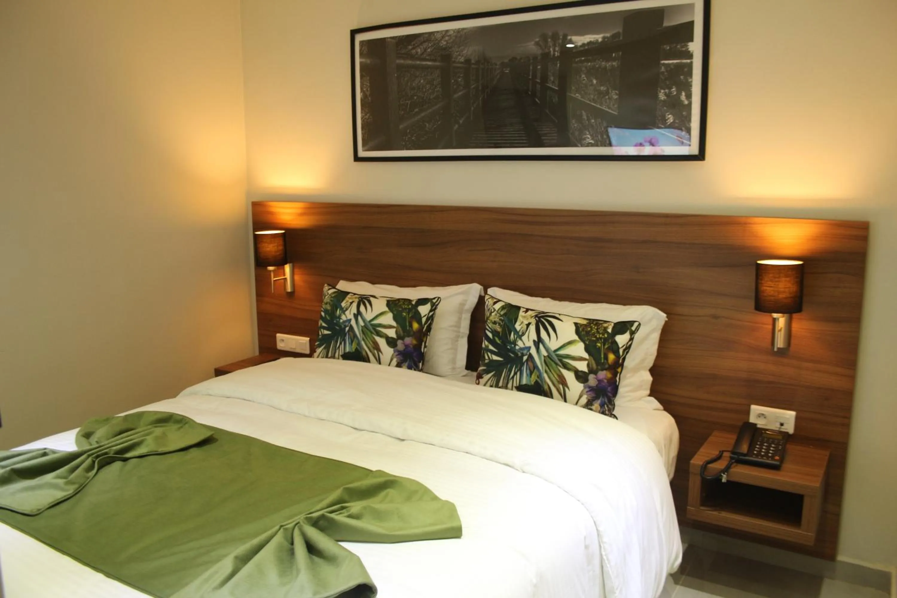 Bed in L'escale Suites Résidence Hôtelière By 7AV HOTELS