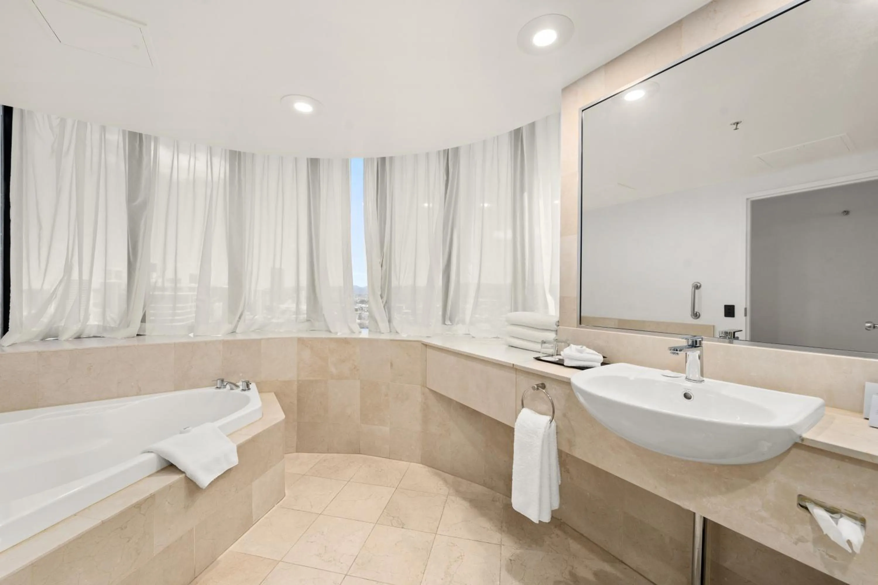 Shower in Crowne Plaza Surfers Paradise by IHG