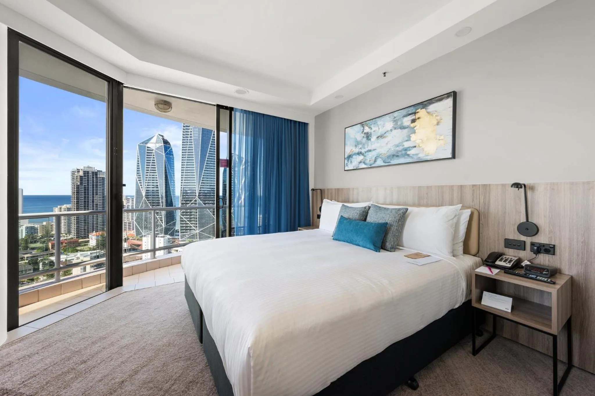 Photo of the whole room, Bed in Crowne Plaza Surfers Paradise by IHG