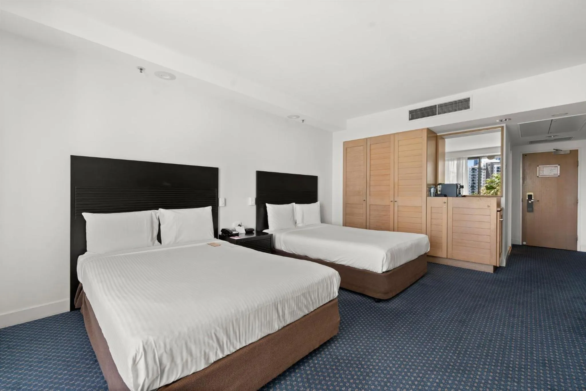 Photo of the whole room, Bed in Crowne Plaza Surfers Paradise by IHG