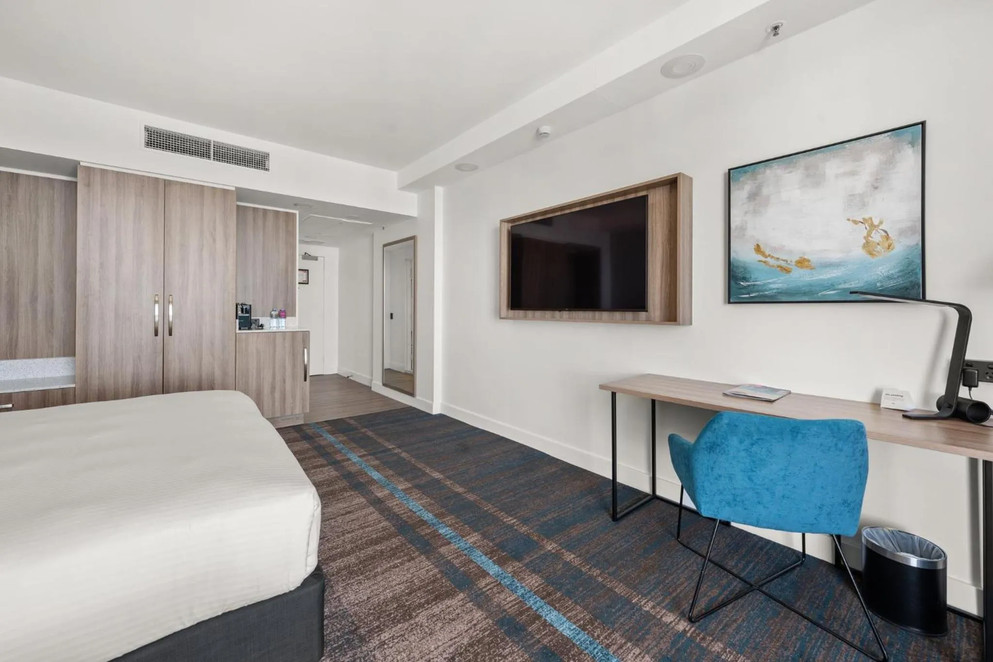 Photo of the whole room, Bed in Crowne Plaza Surfers Paradise by IHG