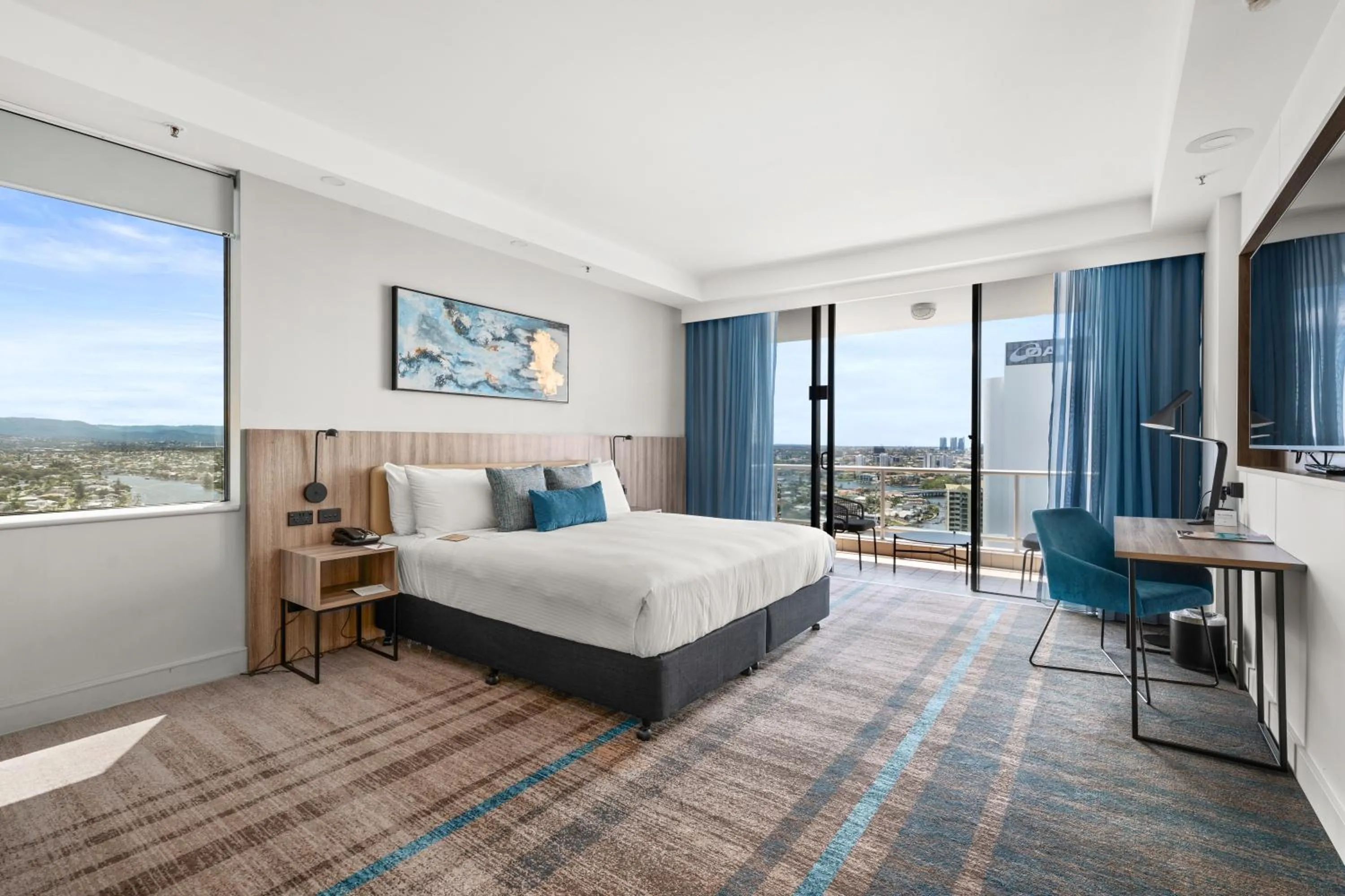 Bed in Crowne Plaza Surfers Paradise by IHG