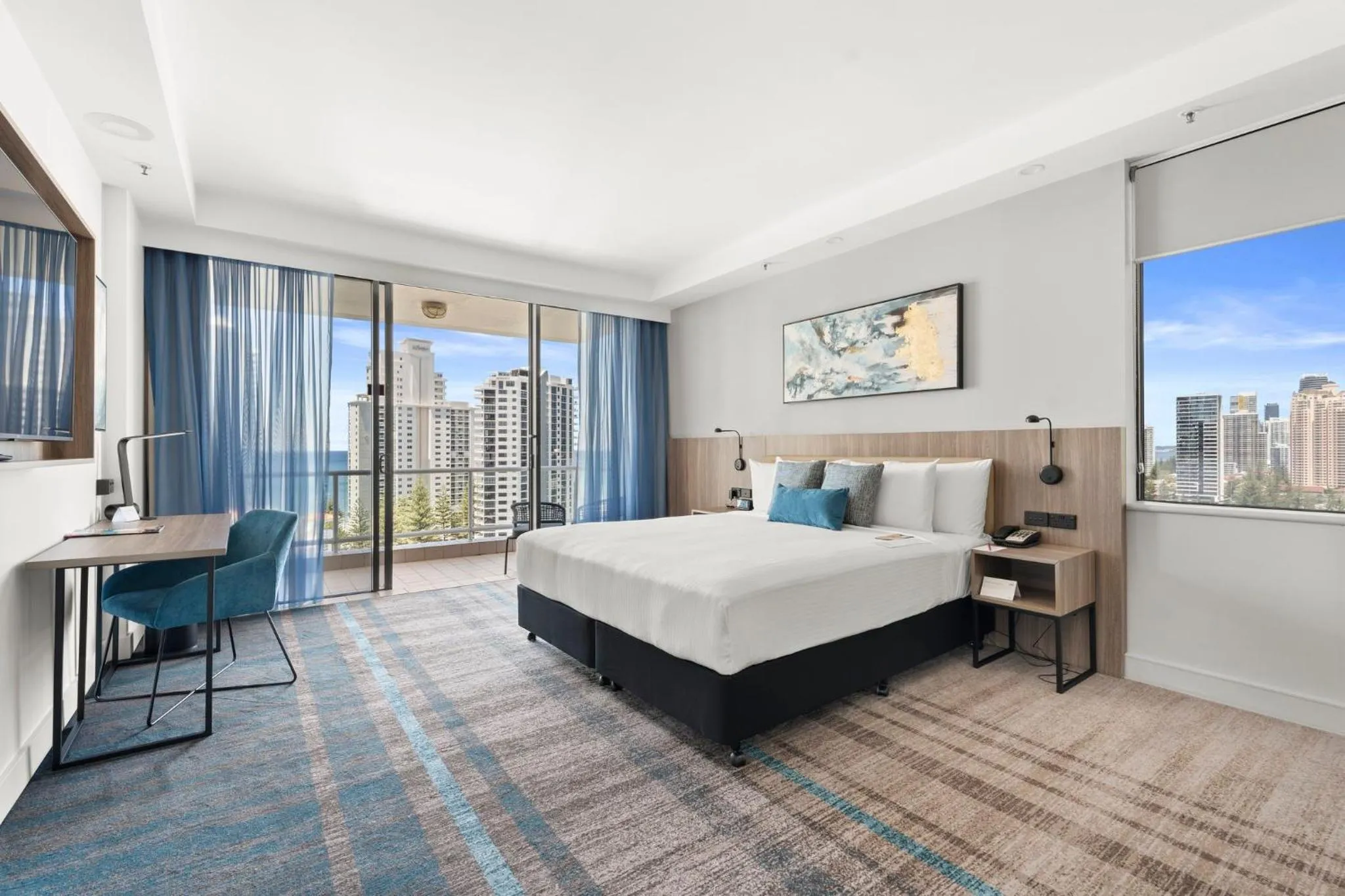 Photo of the whole room, Bed in Crowne Plaza Surfers Paradise by IHG