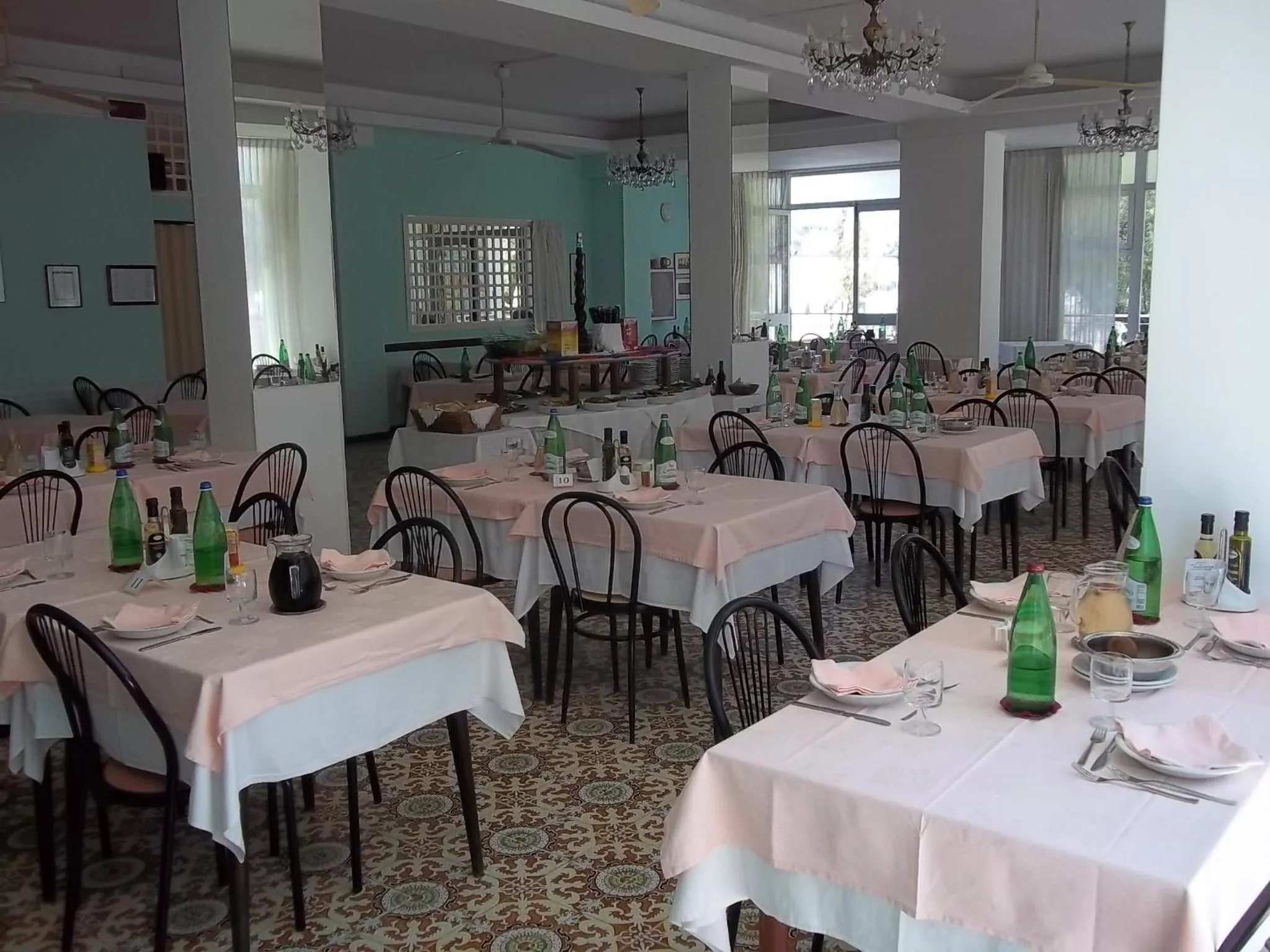 Restaurant/places to eat in Hotel Italia