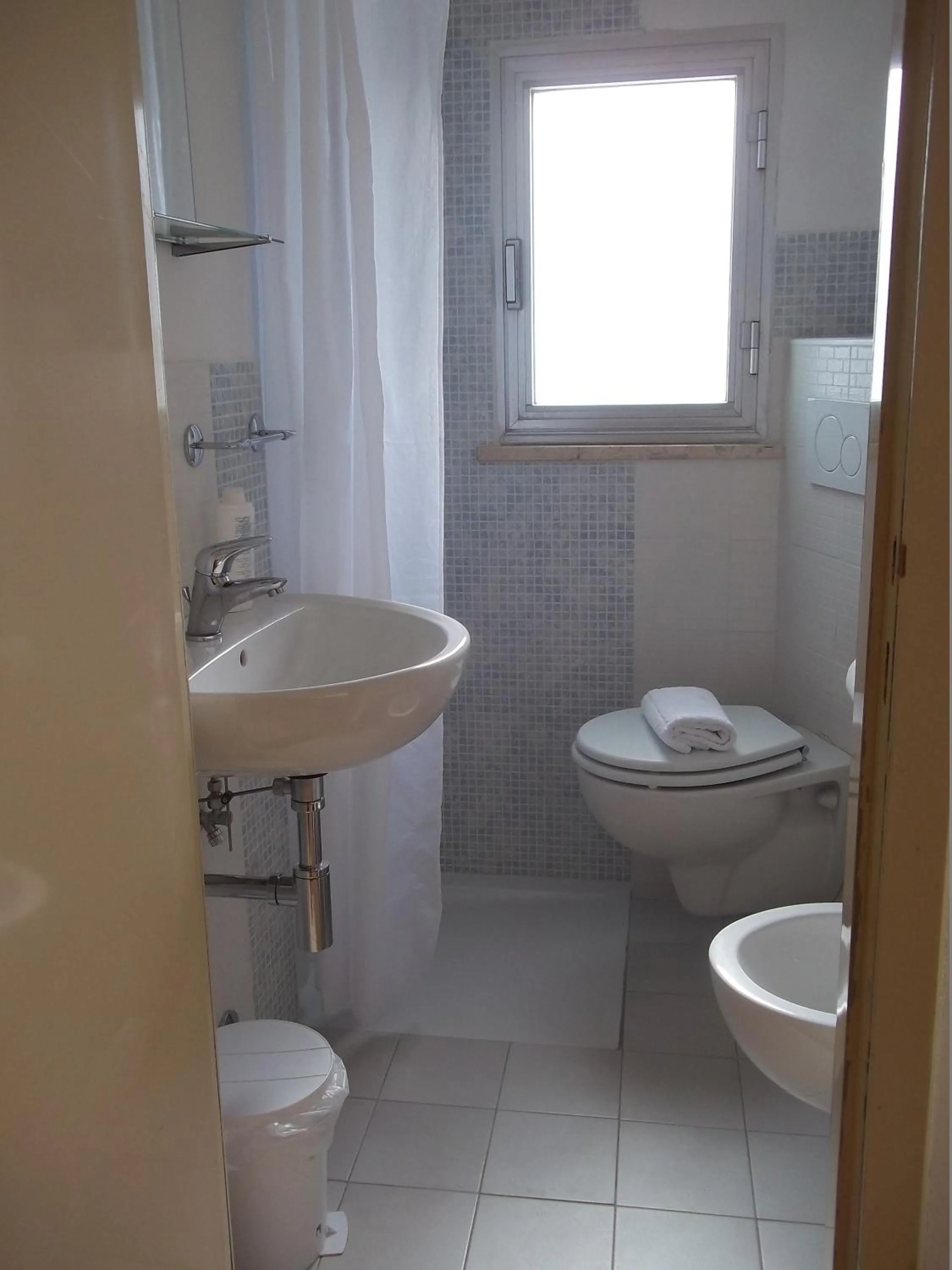 Bathroom in Hotel Italia