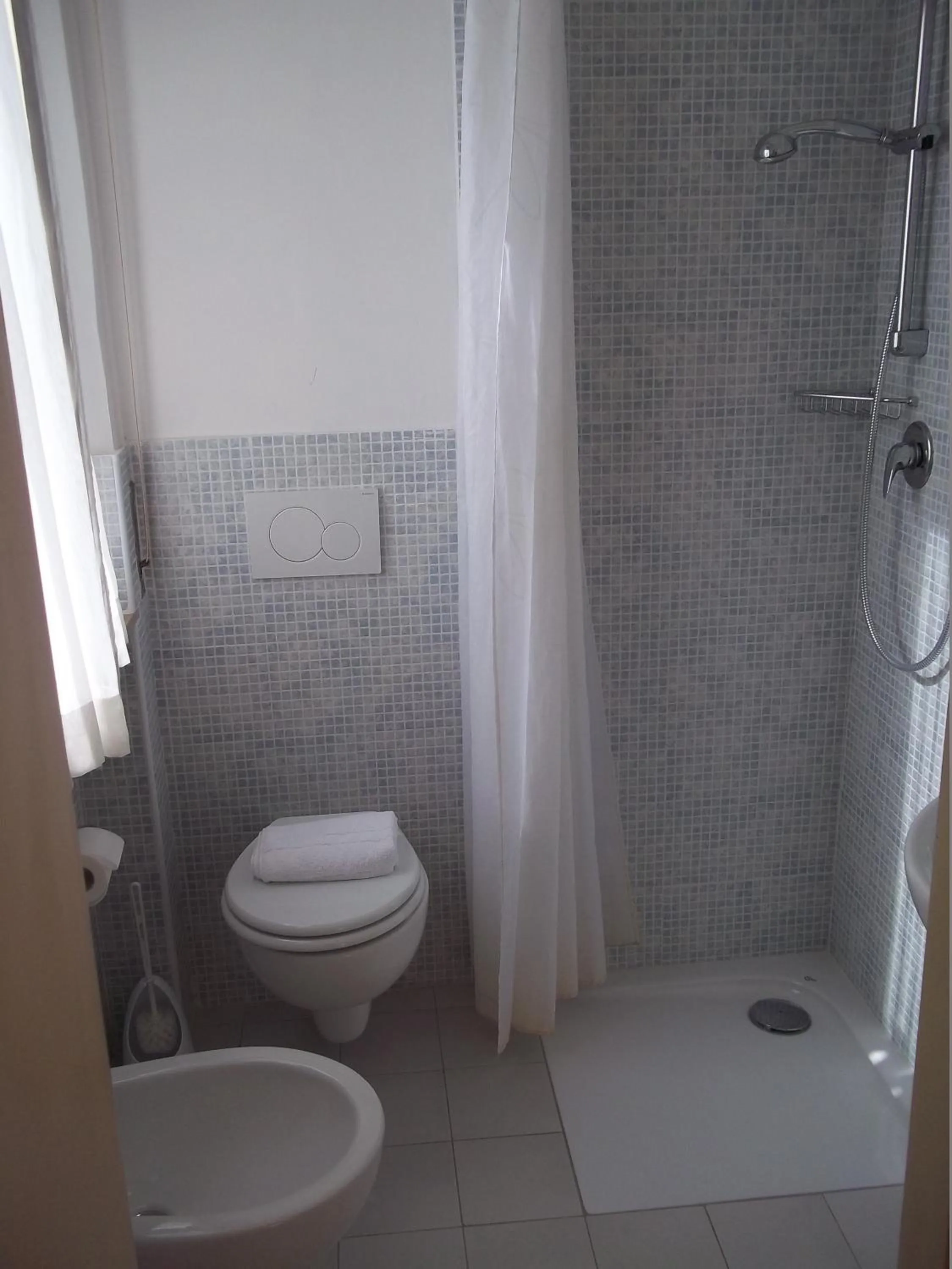 Bathroom in Hotel Italia