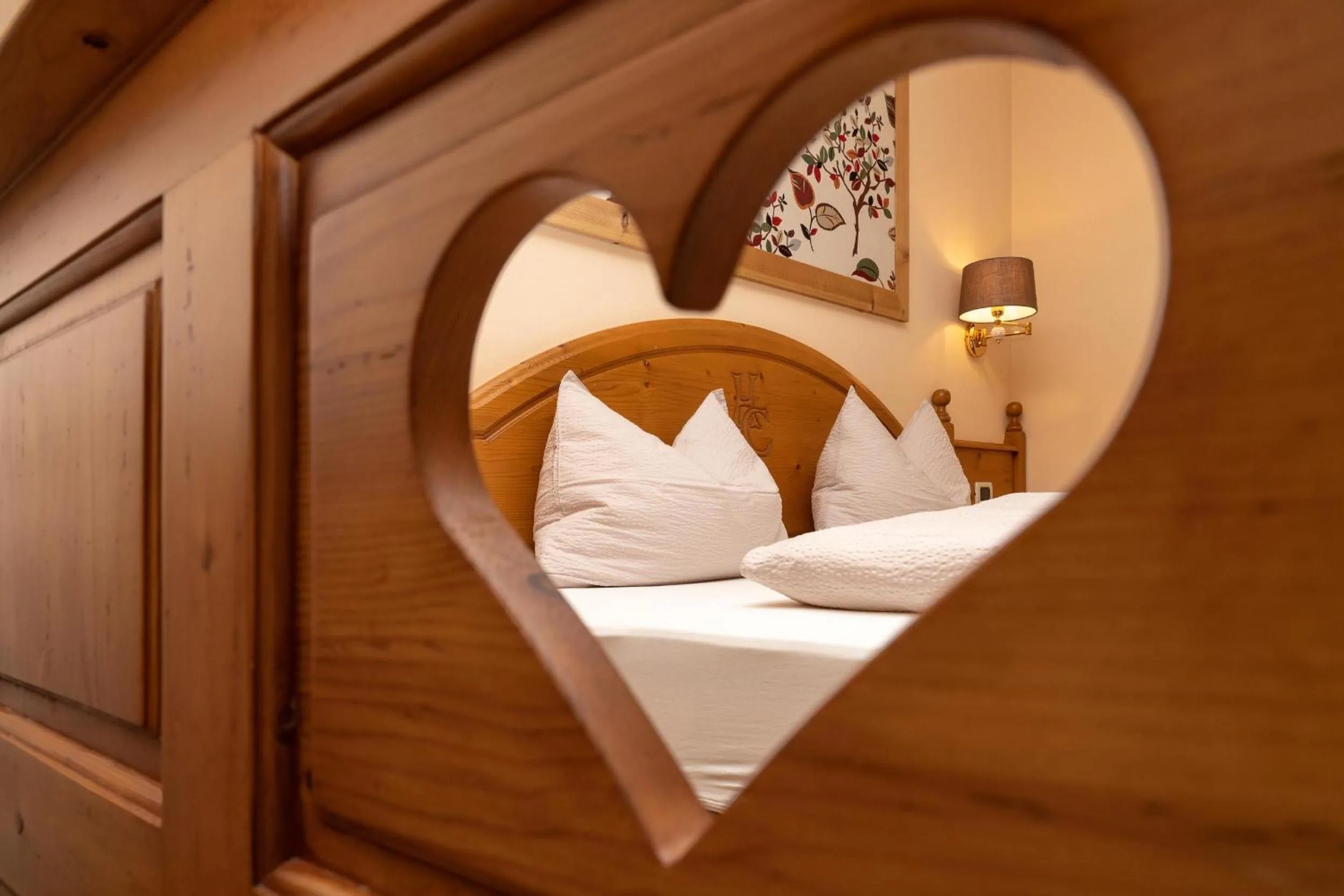 Decorative detail, Bed in Albergo Conturina