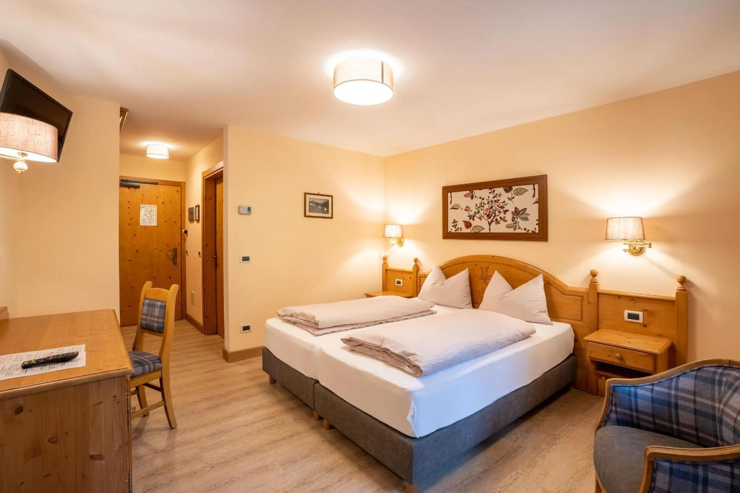 Photo of the whole room, Bed in Albergo Conturina