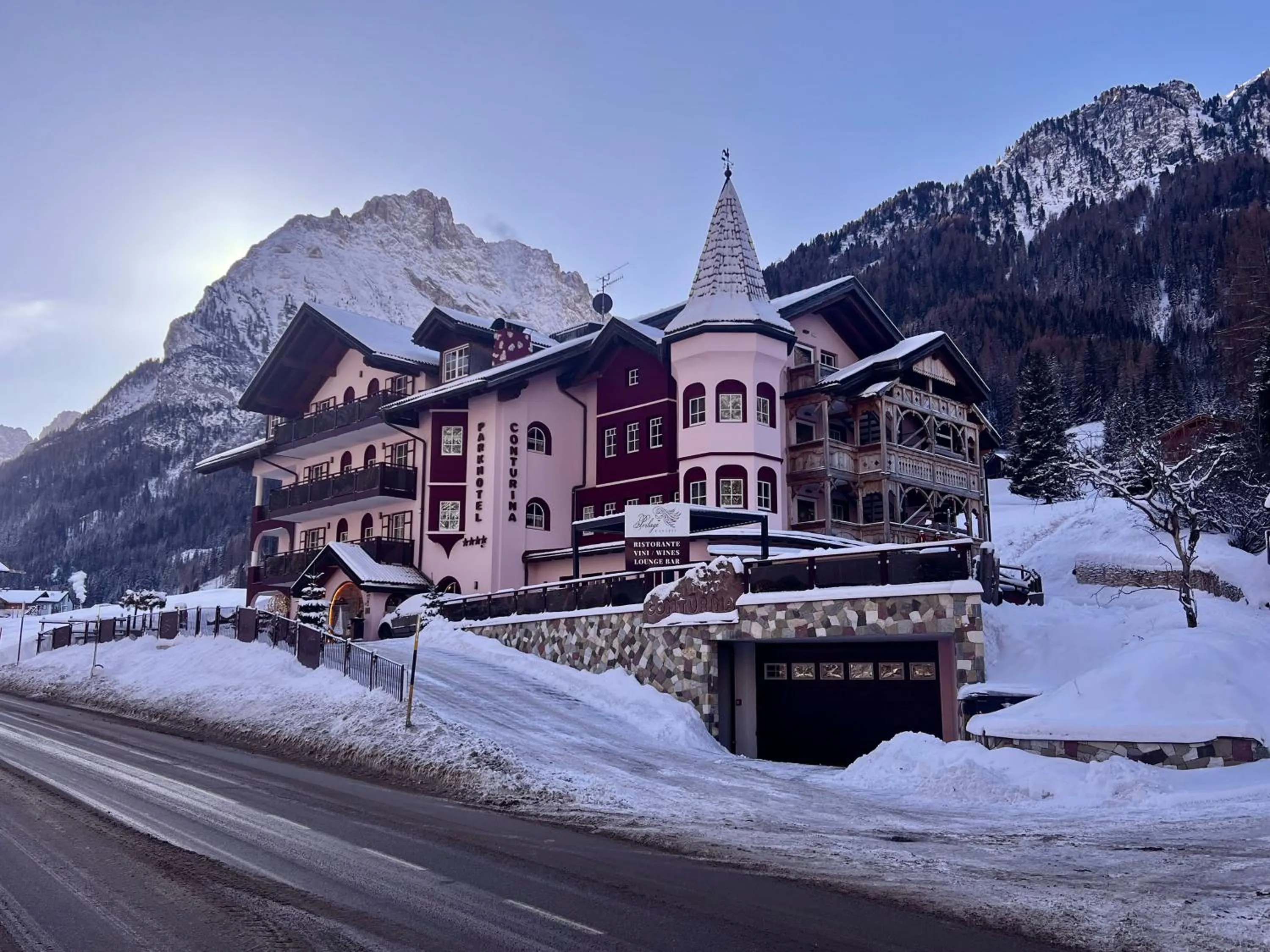 Property building in Albergo Conturina