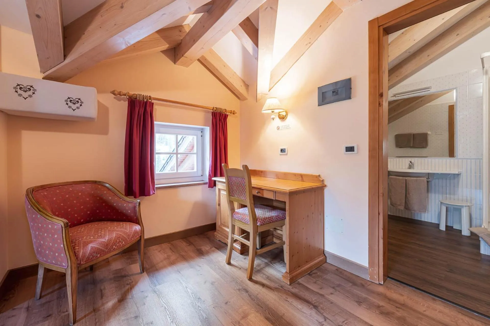 Bathroom in Albergo Conturina