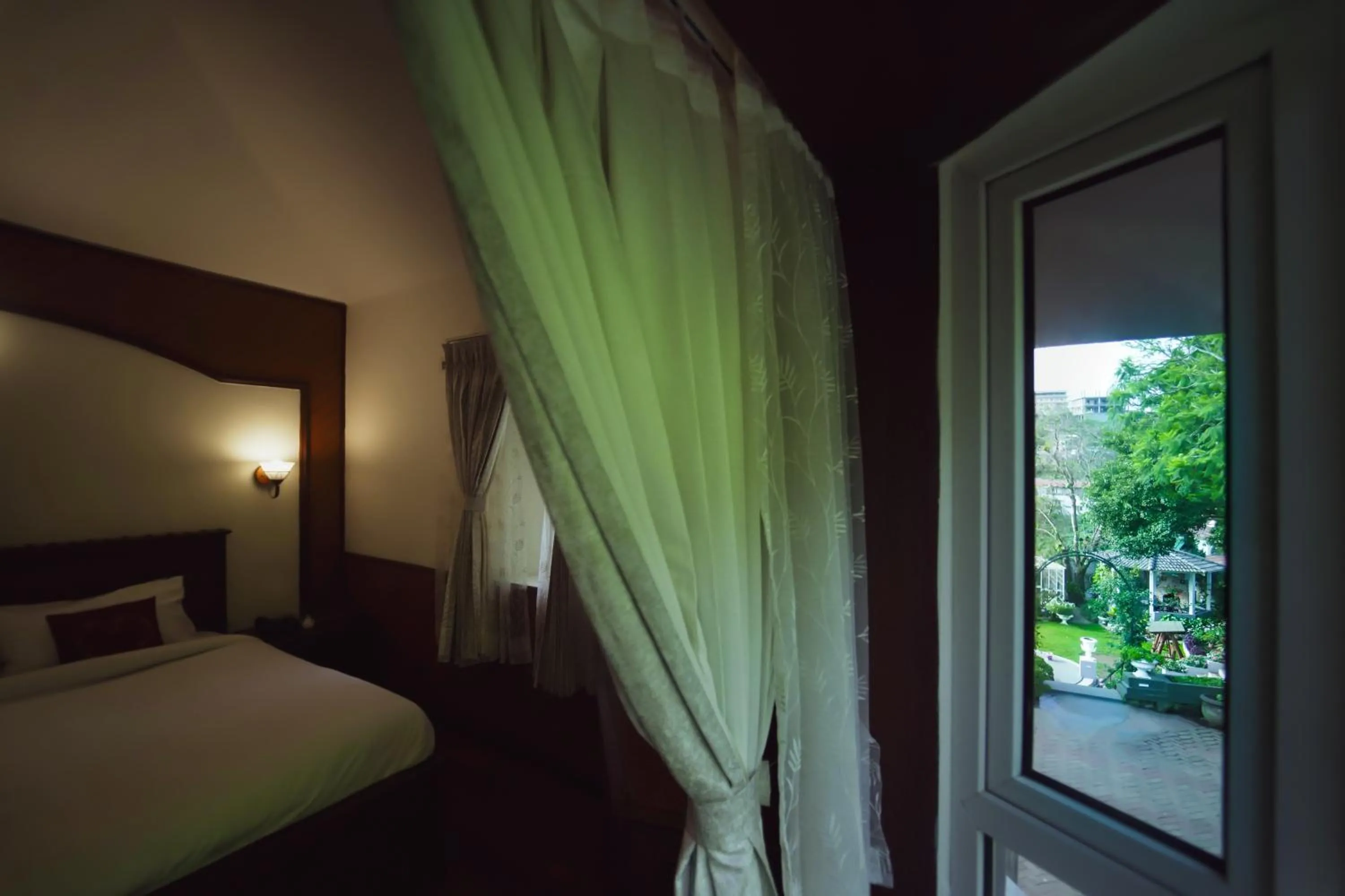 Garden, Bed in JC Residency