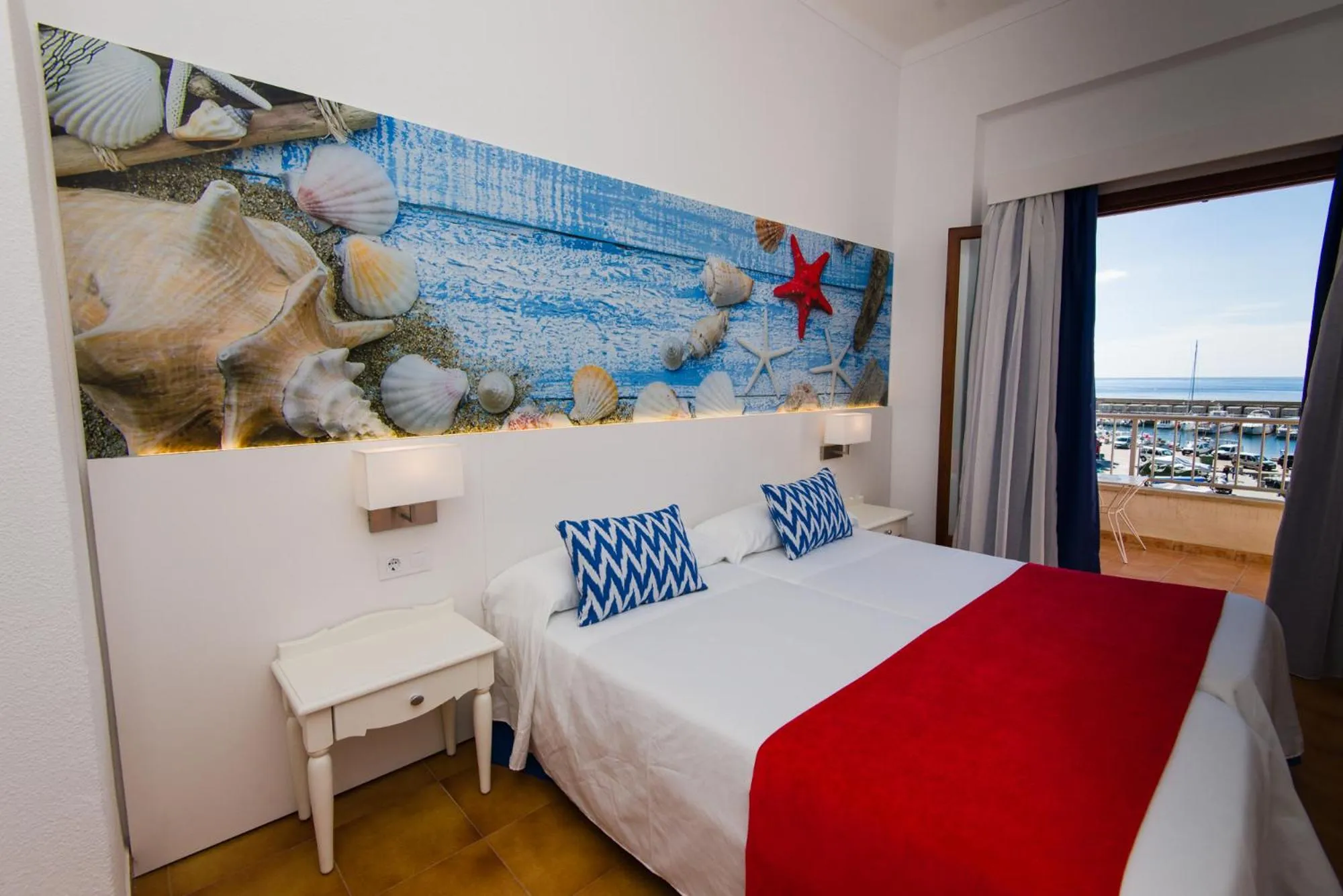 Photo of the whole room, Bed in Hostal Cala Ratjada