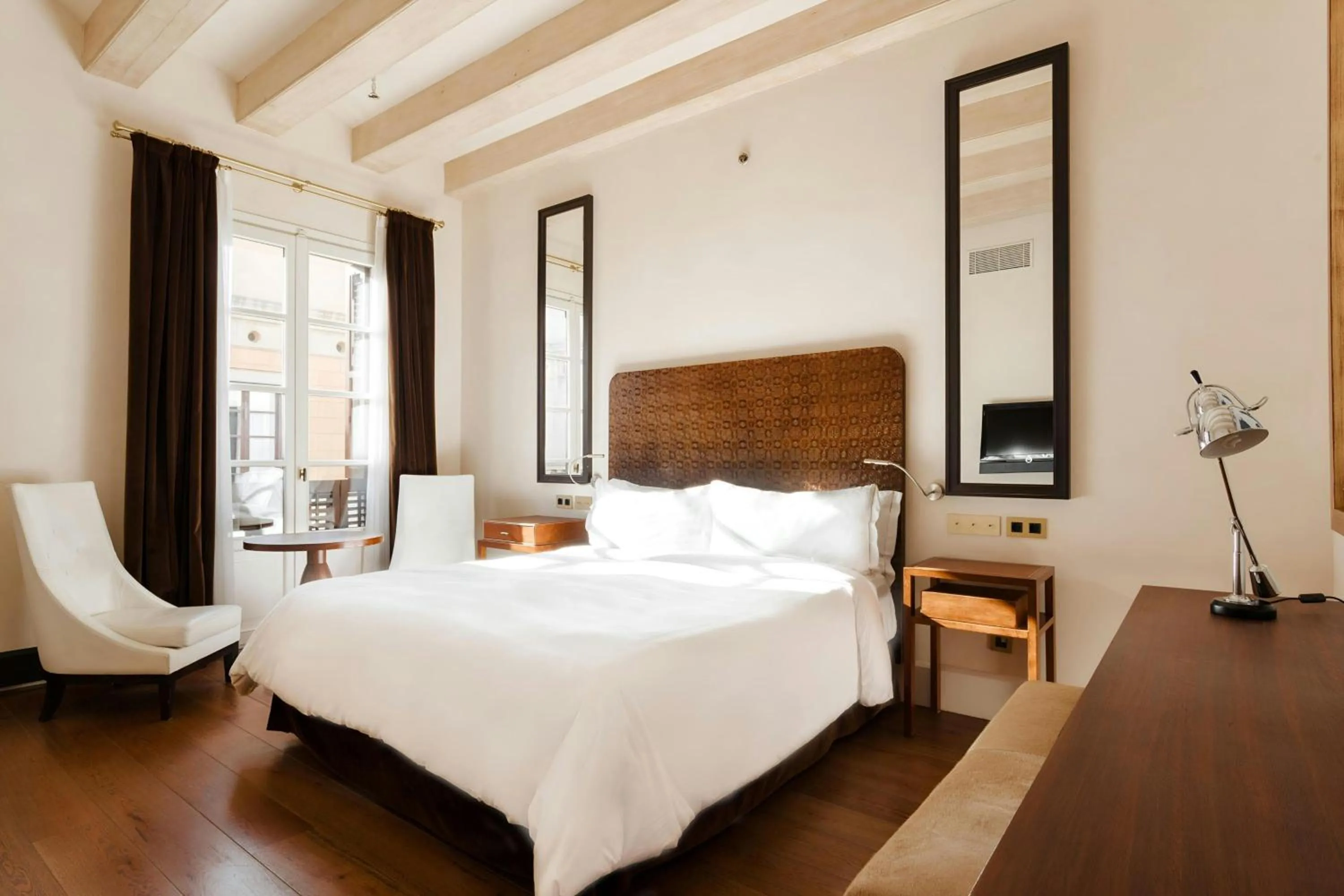 Bedroom, Bed in DO Plaça Reial Hotel Gothic Quarter, Sonder by Marriott Bonvoy