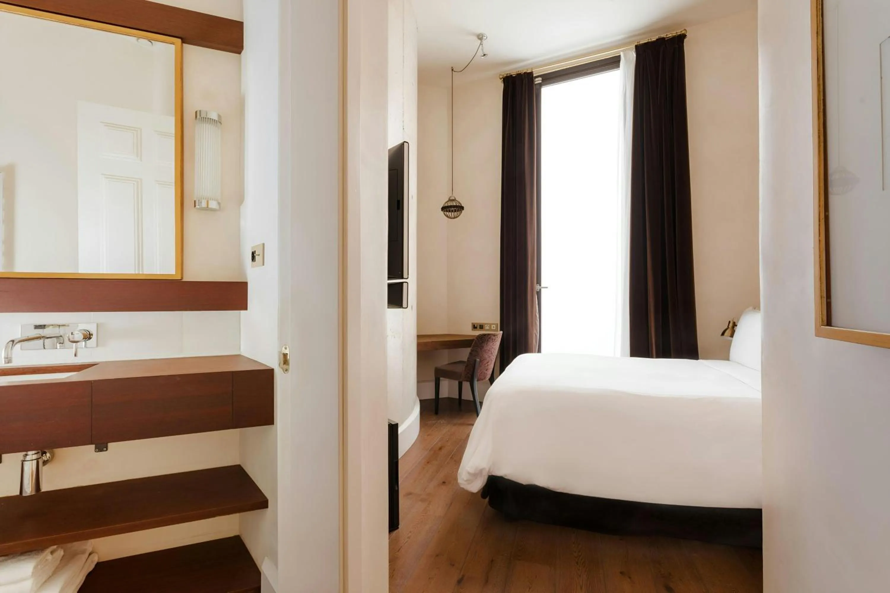 Bedroom, Bed in DO Plaça Reial Hotel Gothic Quarter, Sonder by Marriott Bonvoy